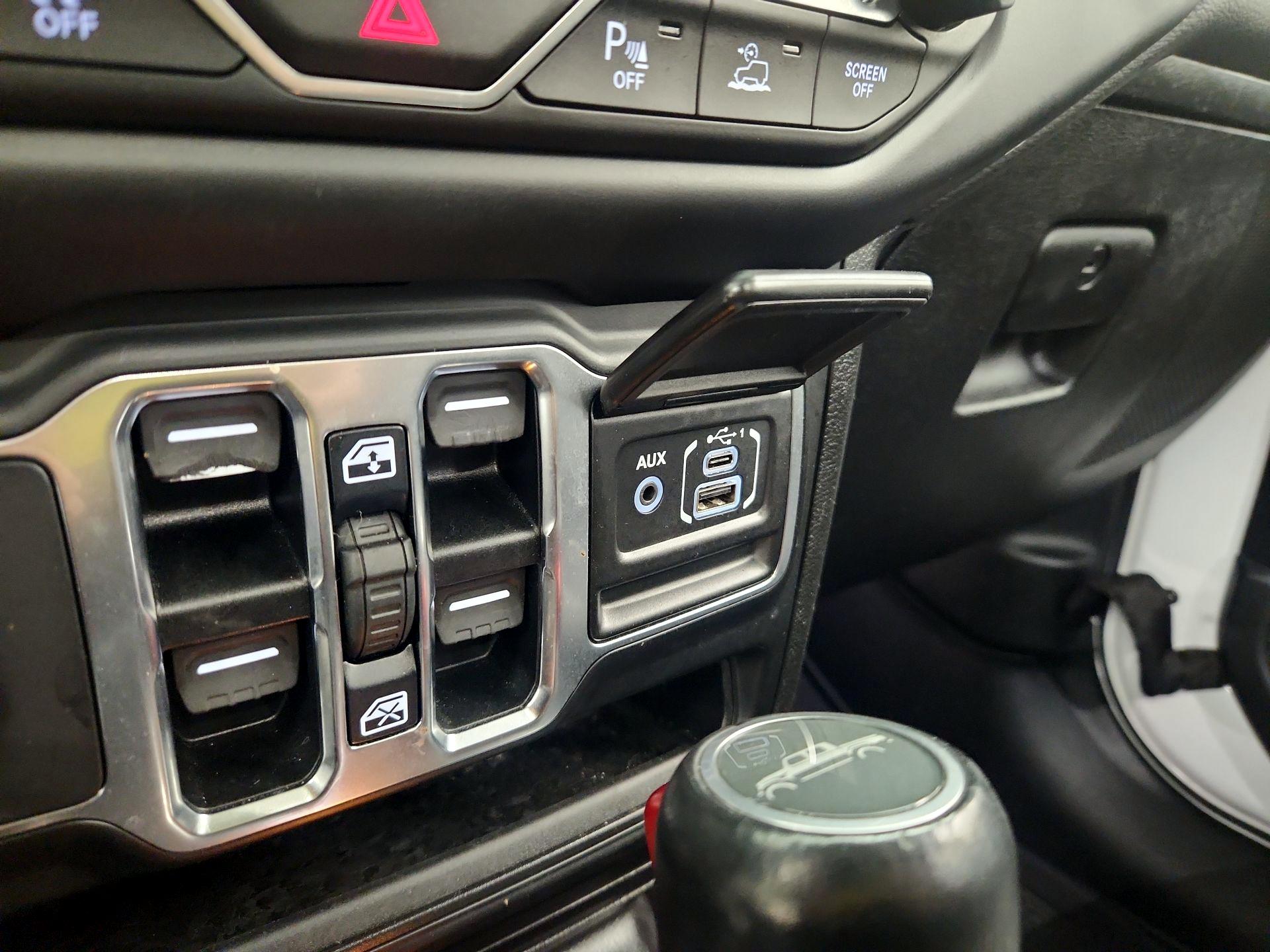 Thumbnail: 2021 Jeep Gladiator - 19