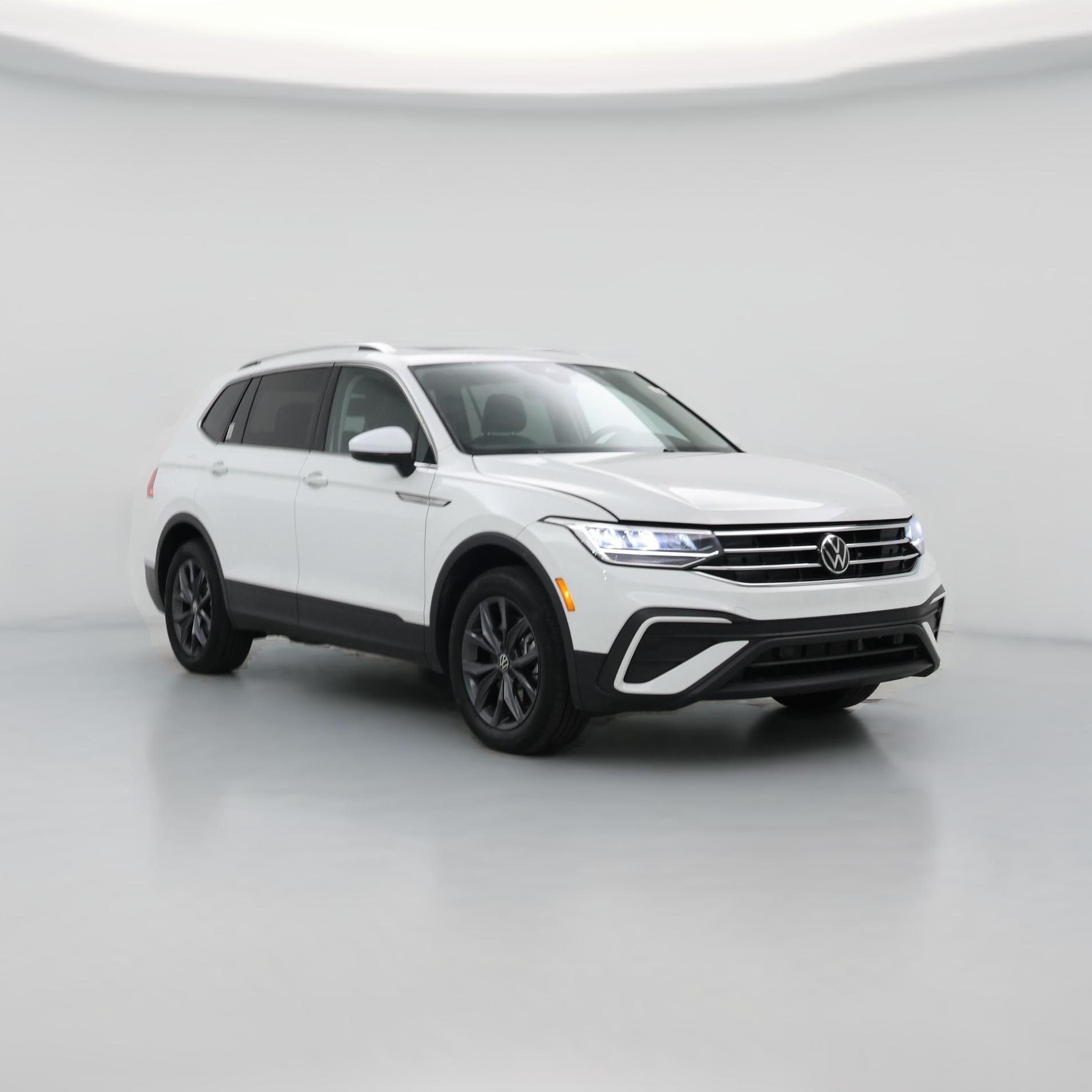 Thumbnail: 2022 Volkswagen Tiguan - 1
