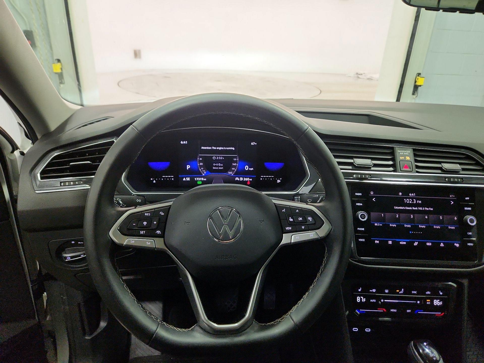 Thumbnail: 2022 Volkswagen Tiguan - 10