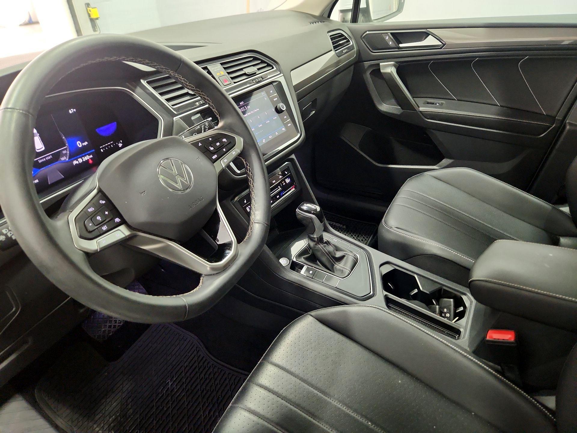 Thumbnail: 2022 Volkswagen Tiguan - 11