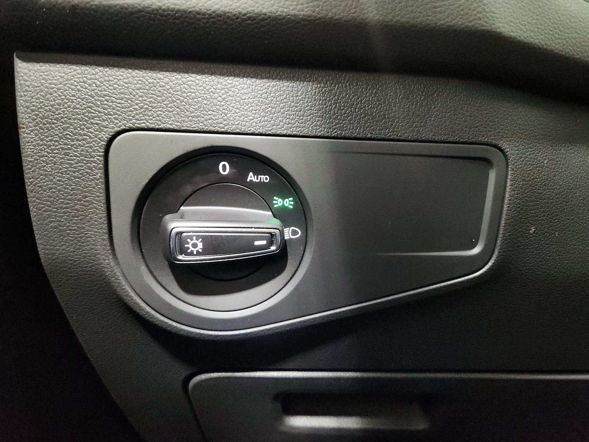 Thumbnail: 2022 Volkswagen Tiguan - 13