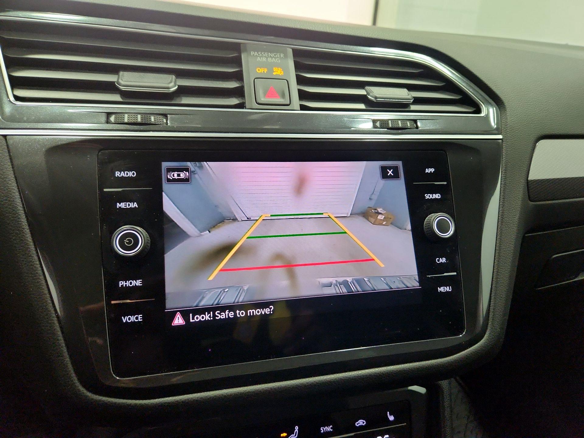 Thumbnail: 2022 Volkswagen Tiguan - 14