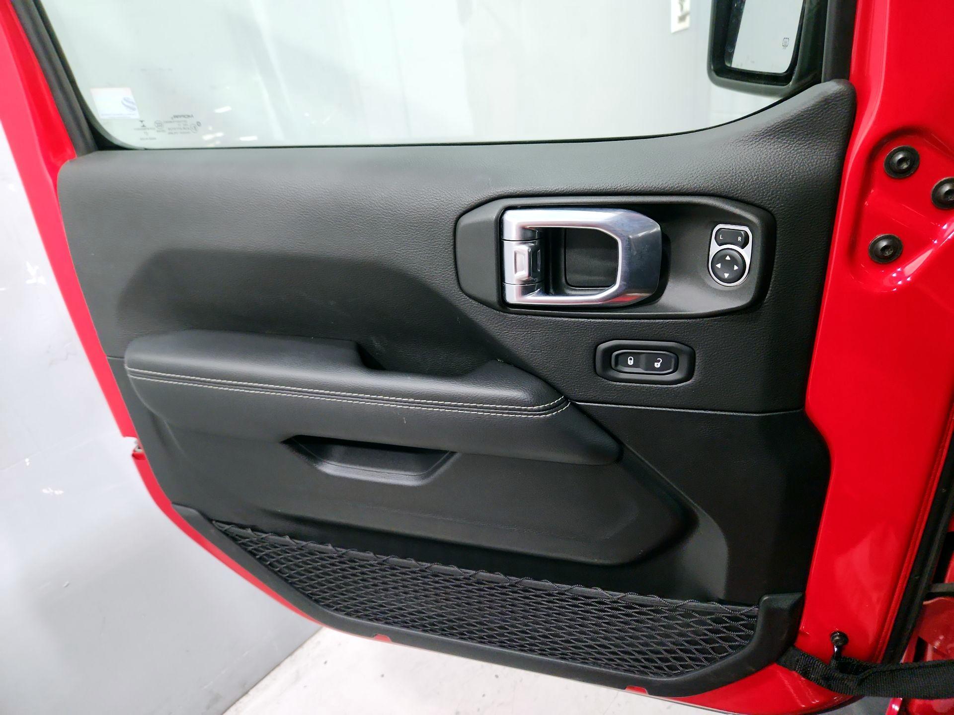 Thumbnail: 2021 Jeep Gladiator - 12