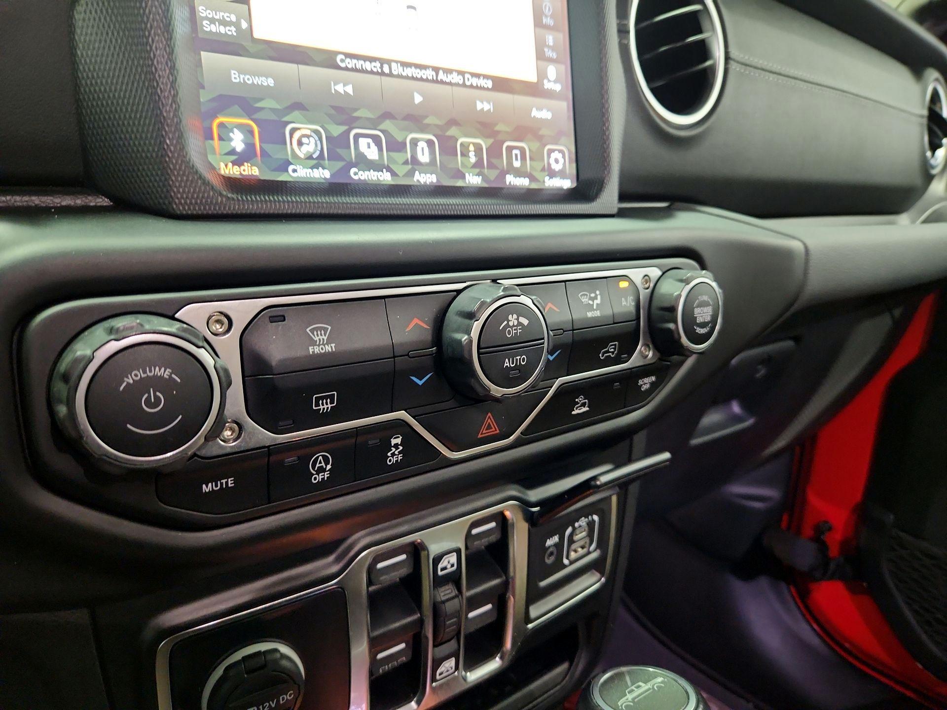 Thumbnail: 2021 Jeep Gladiator - 17