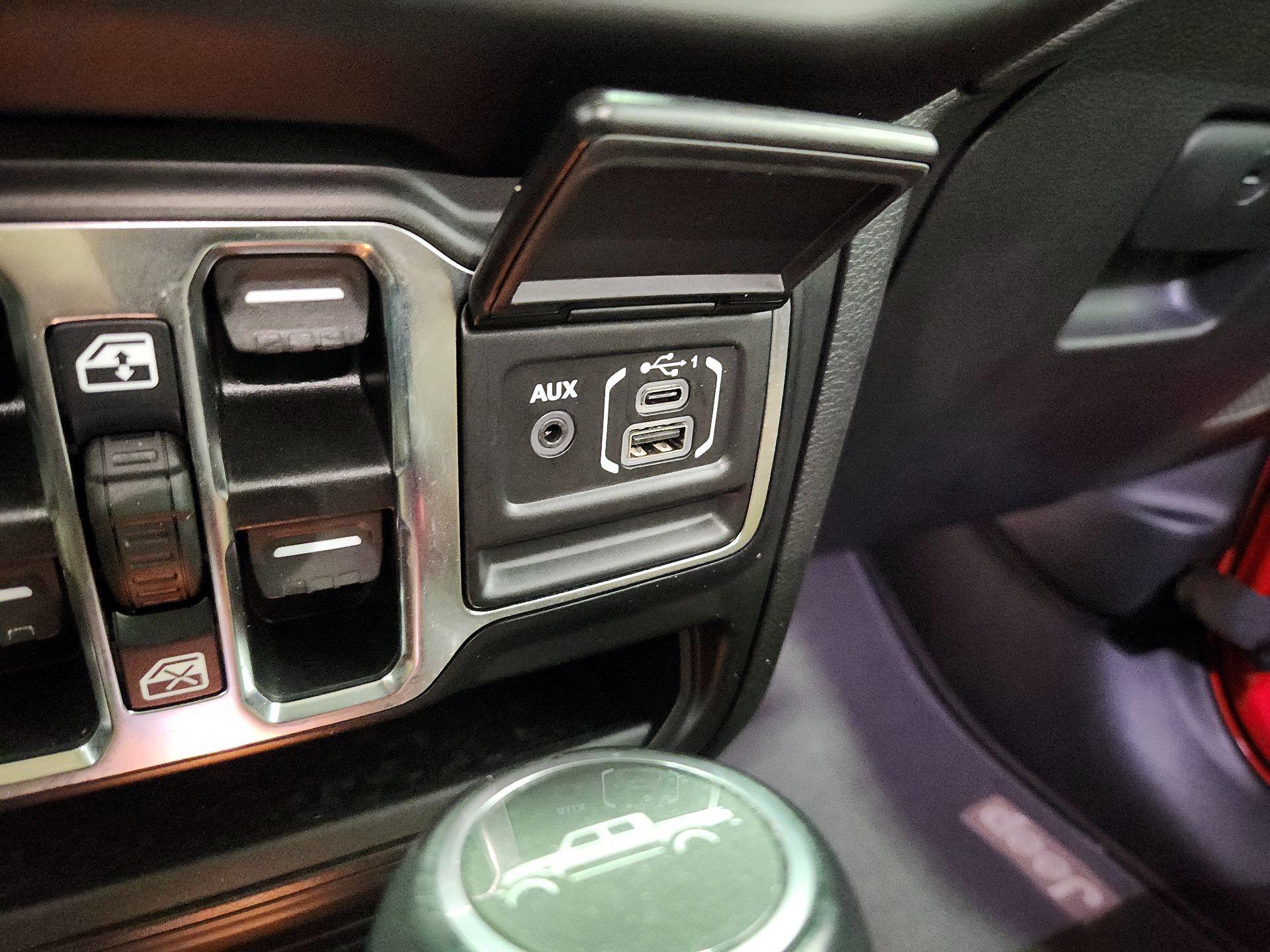 Thumbnail: 2021 Jeep Gladiator - 19