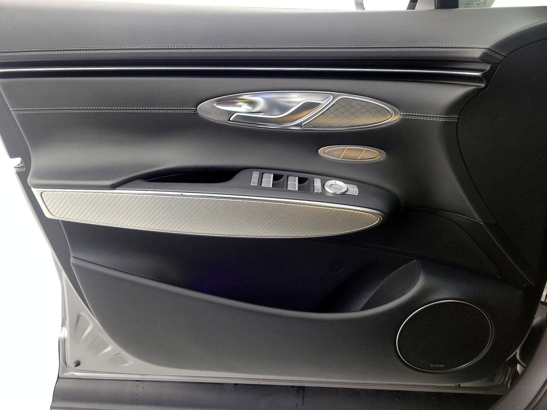 Thumbnail: 2022 Genesis GV70 - 12