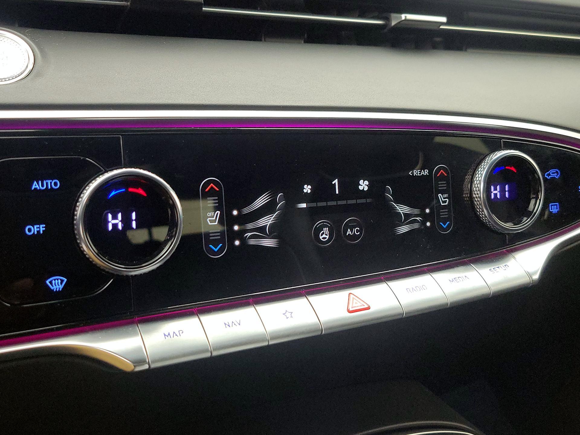 Thumbnail: 2022 Genesis GV70 - 17