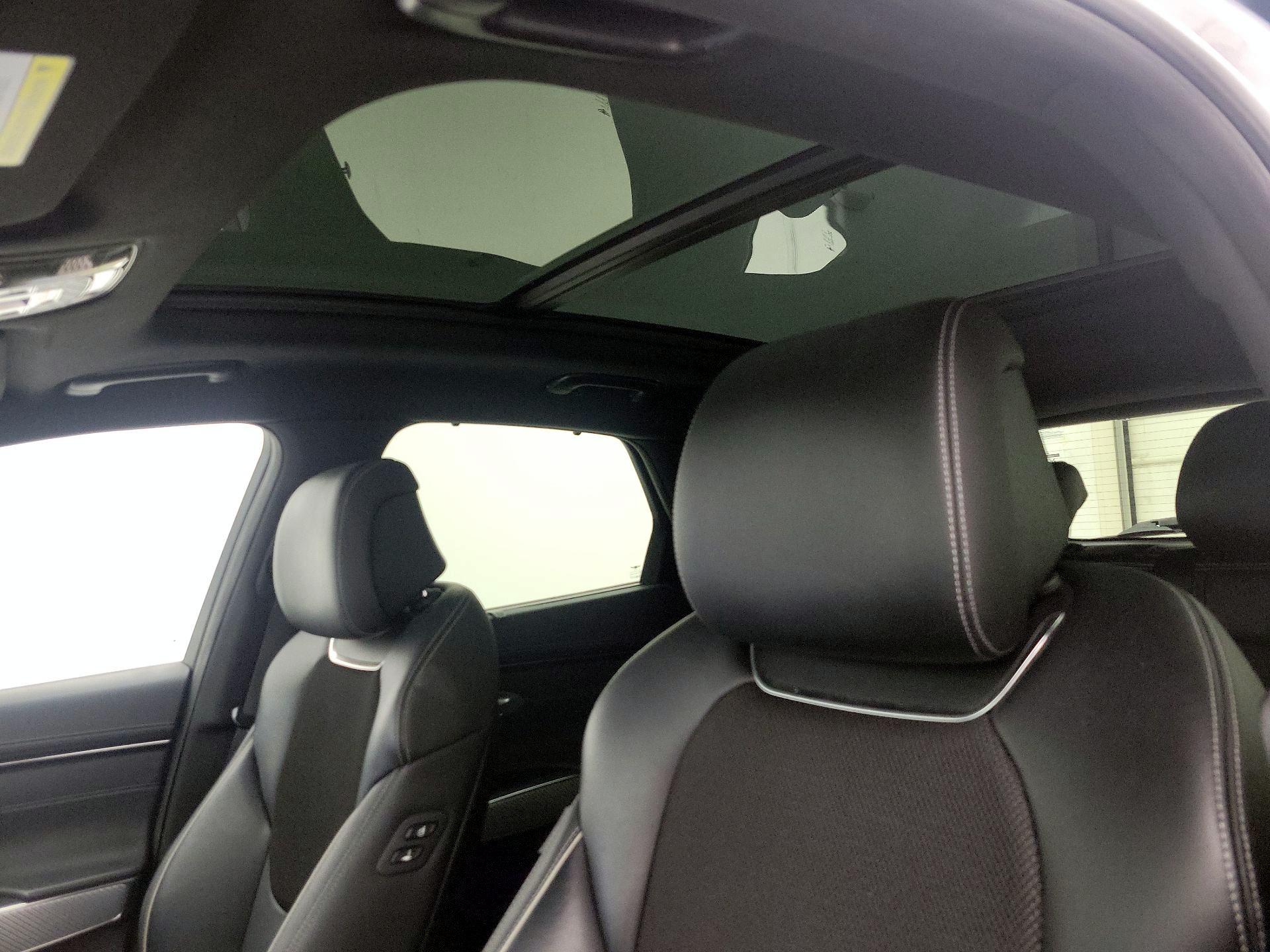 Thumbnail: 2022 Genesis GV70 - 20