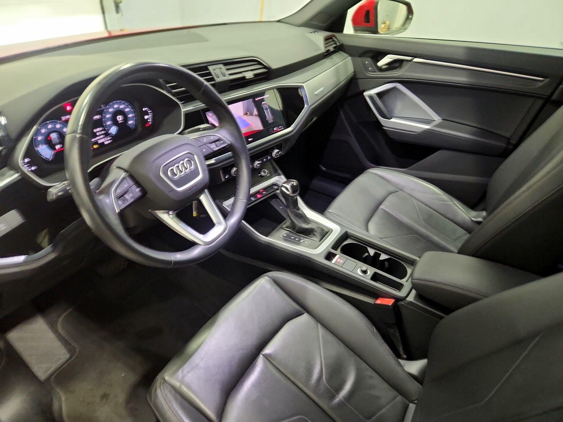 Thumbnail: 2023 Audi Q3 - 11