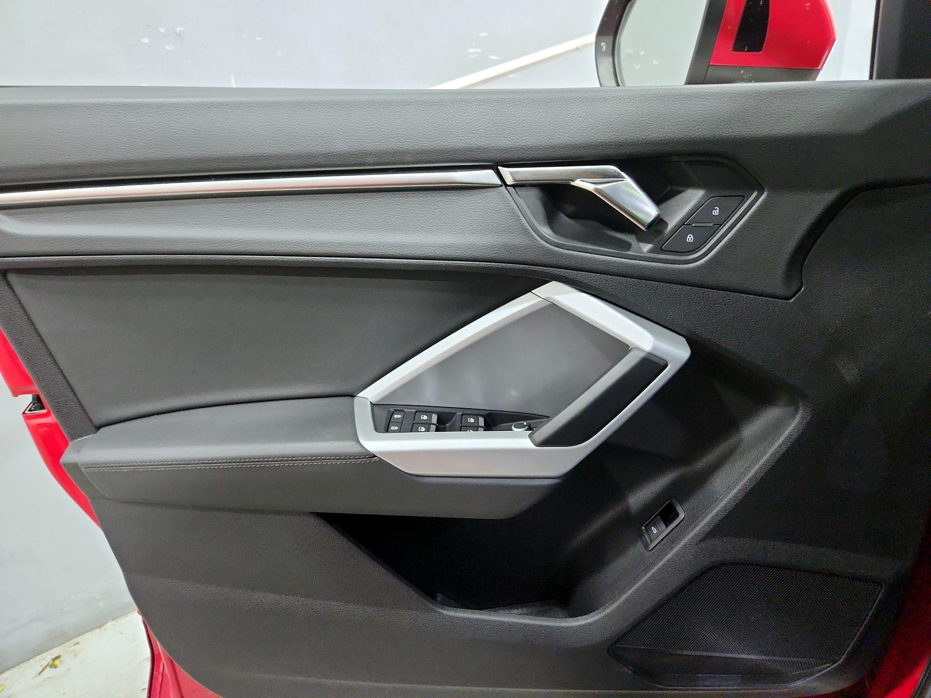 Thumbnail: 2023 Audi Q3 - 12