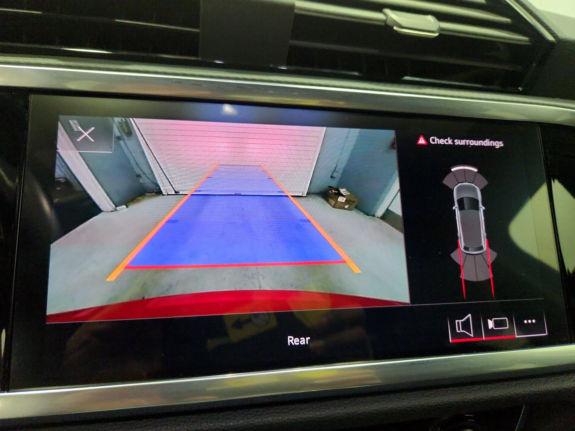 Thumbnail: 2023 Audi Q3 - 14