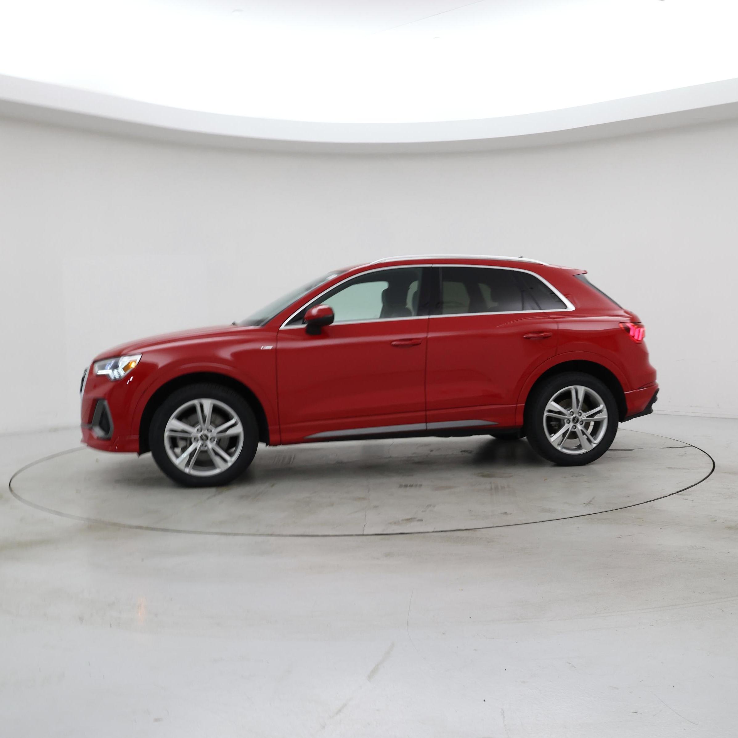 Thumbnail: 2023 Audi Q3 - 3