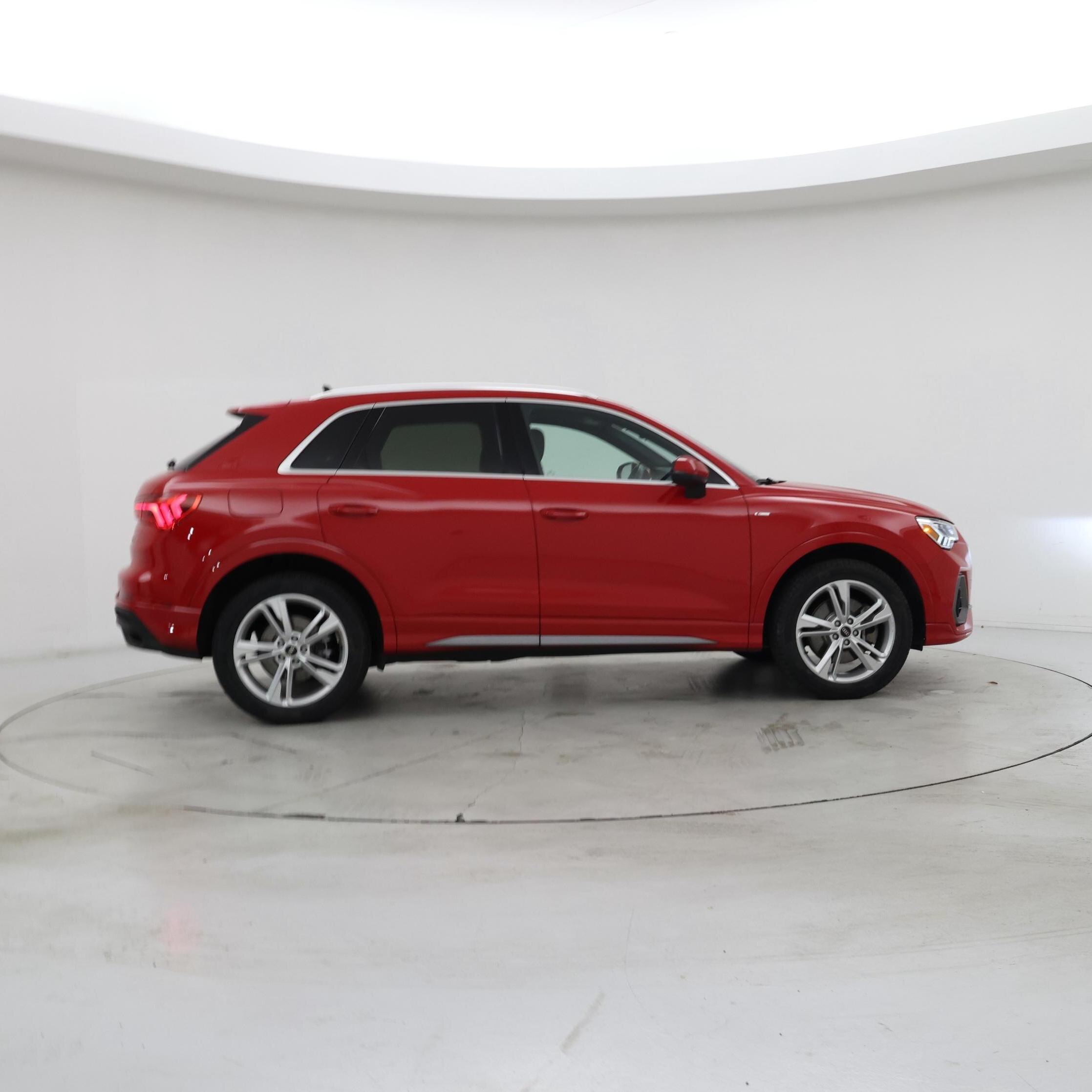 Thumbnail: 2023 Audi Q3 - 7
