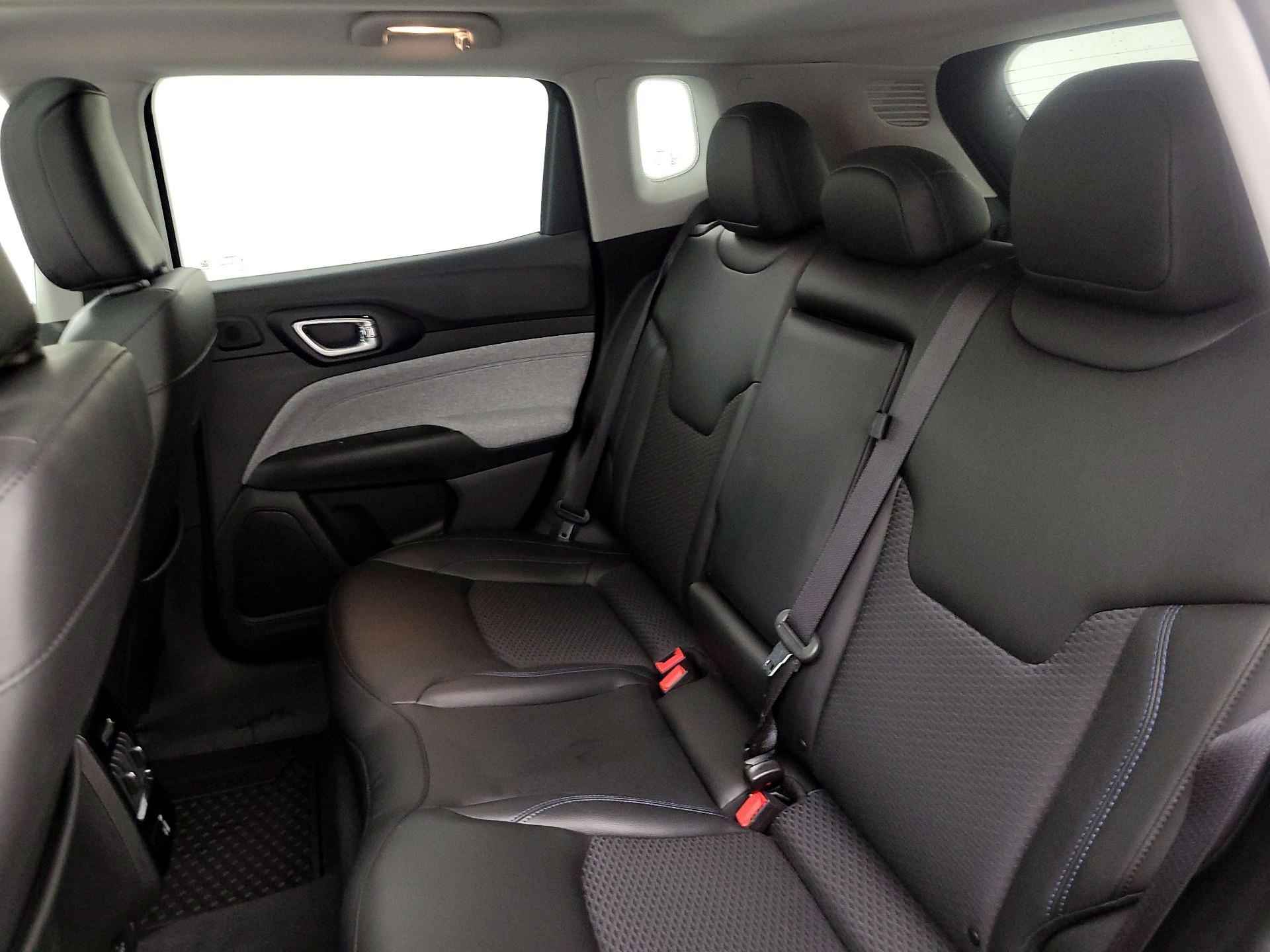 Thumbnail: 2022 Jeep Compass - 20