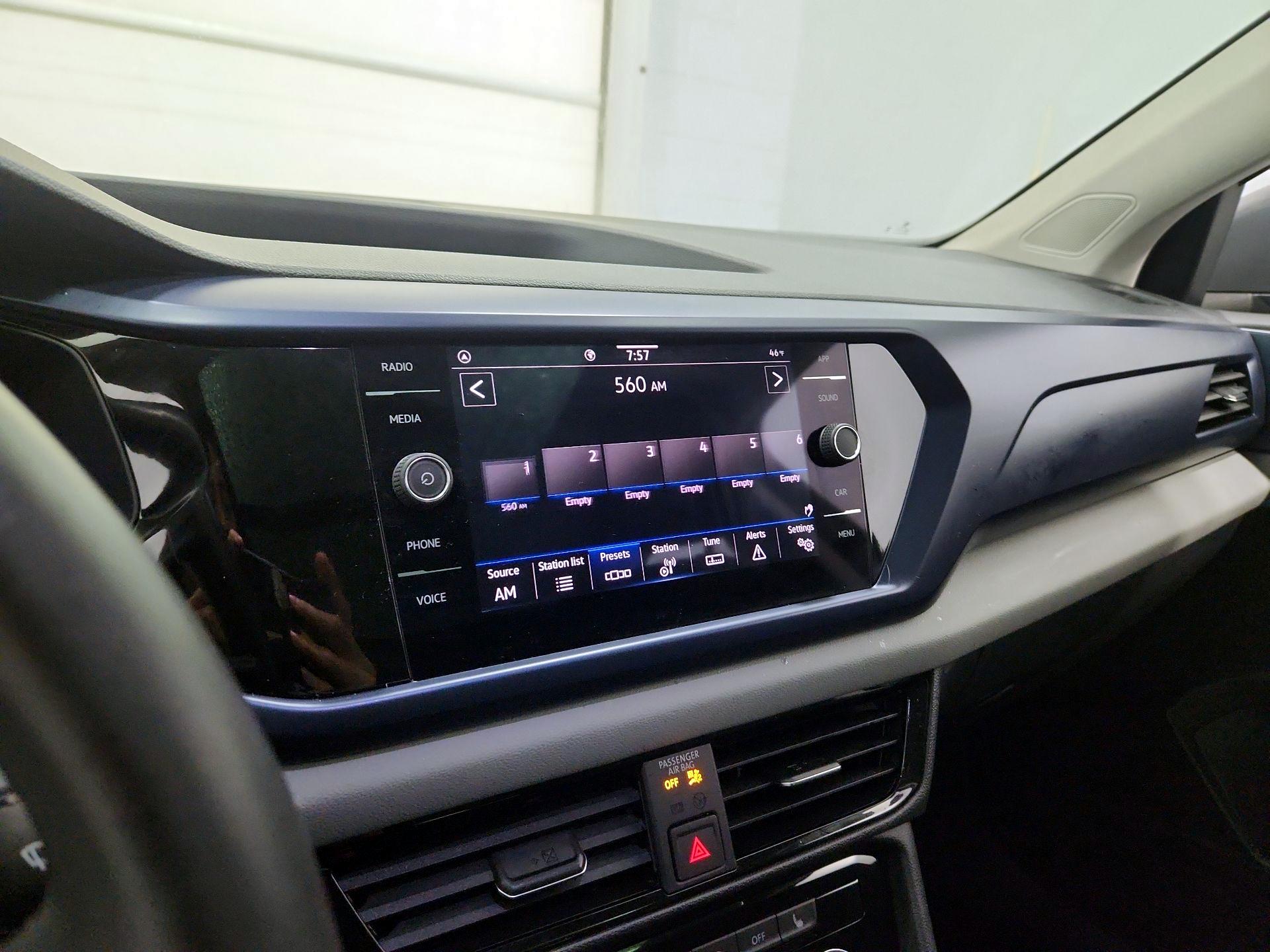 Thumbnail: 2023 Volkswagen Taos - 15