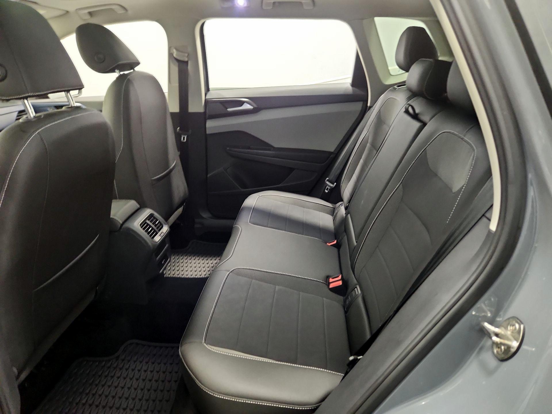 Thumbnail: 2023 Volkswagen Taos - 20