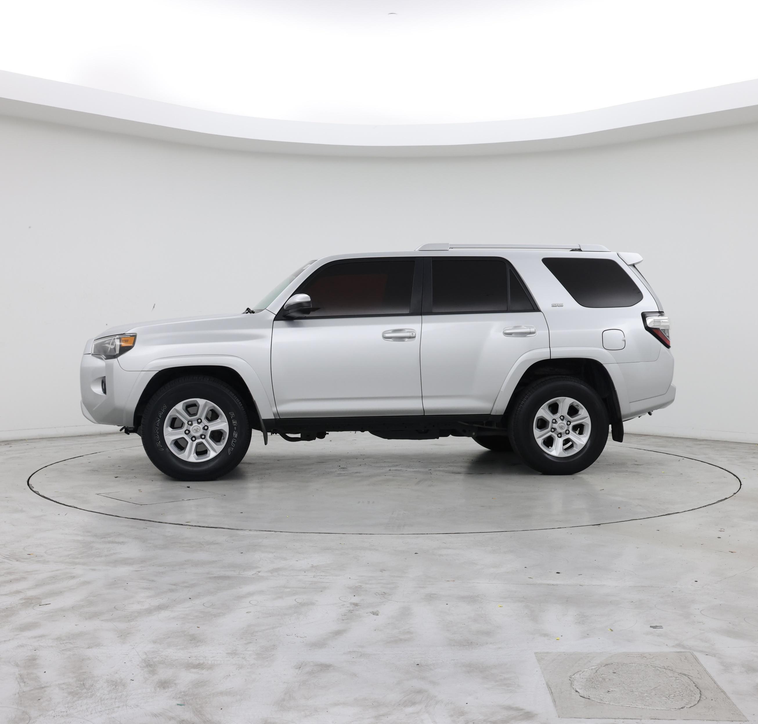 Thumbnail: 2018 Toyota 4Runner - 3