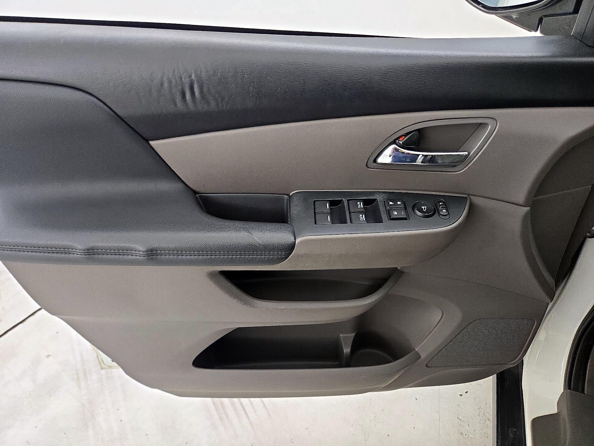 Thumbnail: 2017 Honda Odyssey - 12