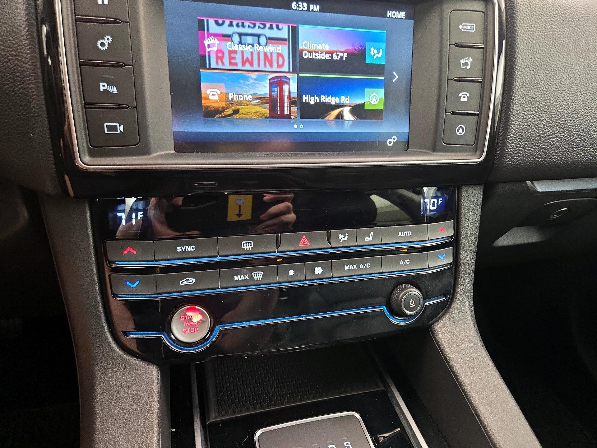 Thumbnail: 2017 Jaguar F-Pace - 17