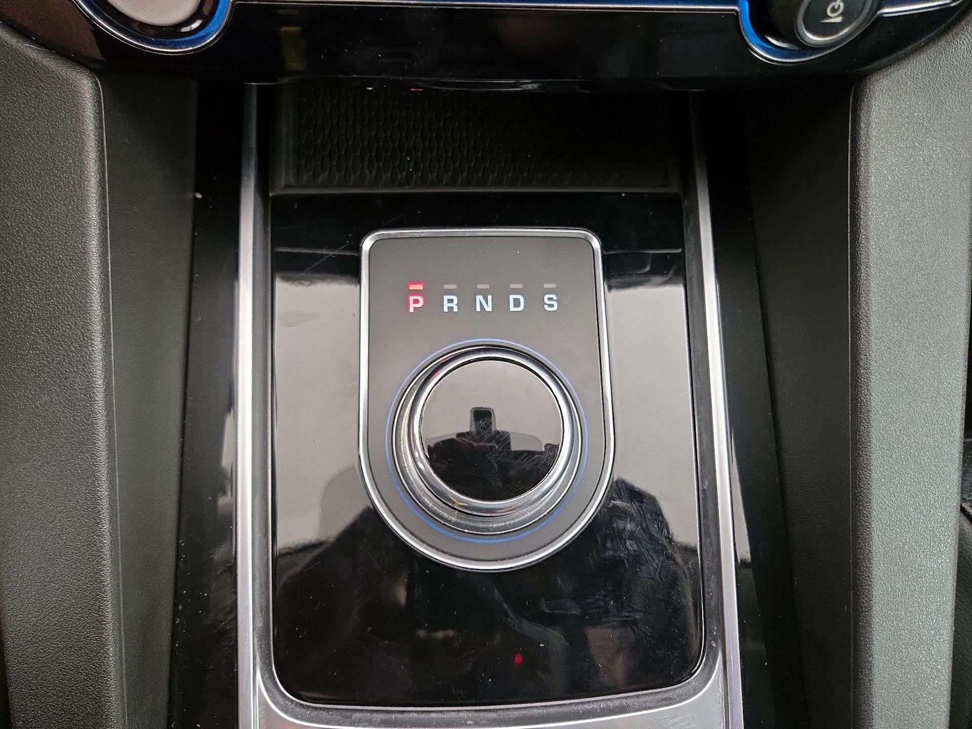 Thumbnail: 2017 Jaguar F-Pace - 18