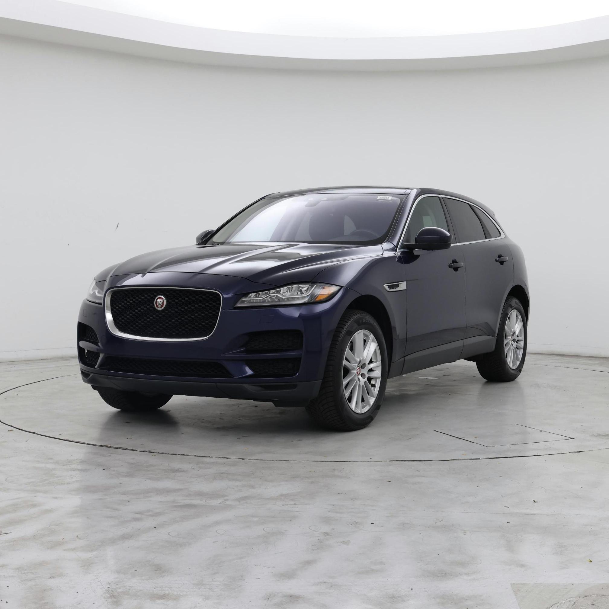 Thumbnail: 2017 Jaguar F-Pace - 4
