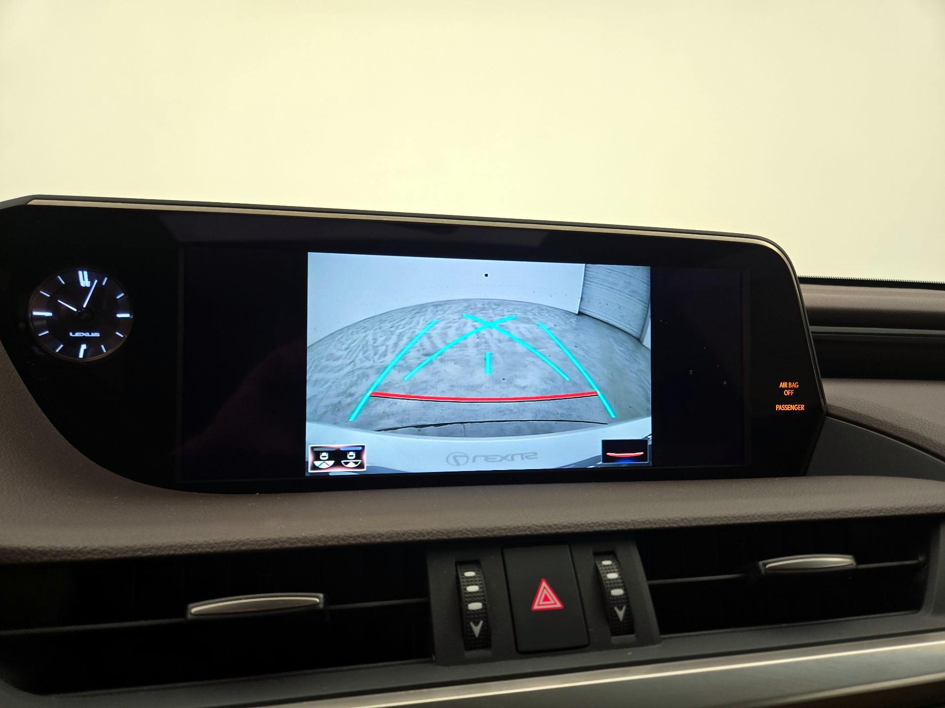 Thumbnail: 2019 Lexus ES - 14