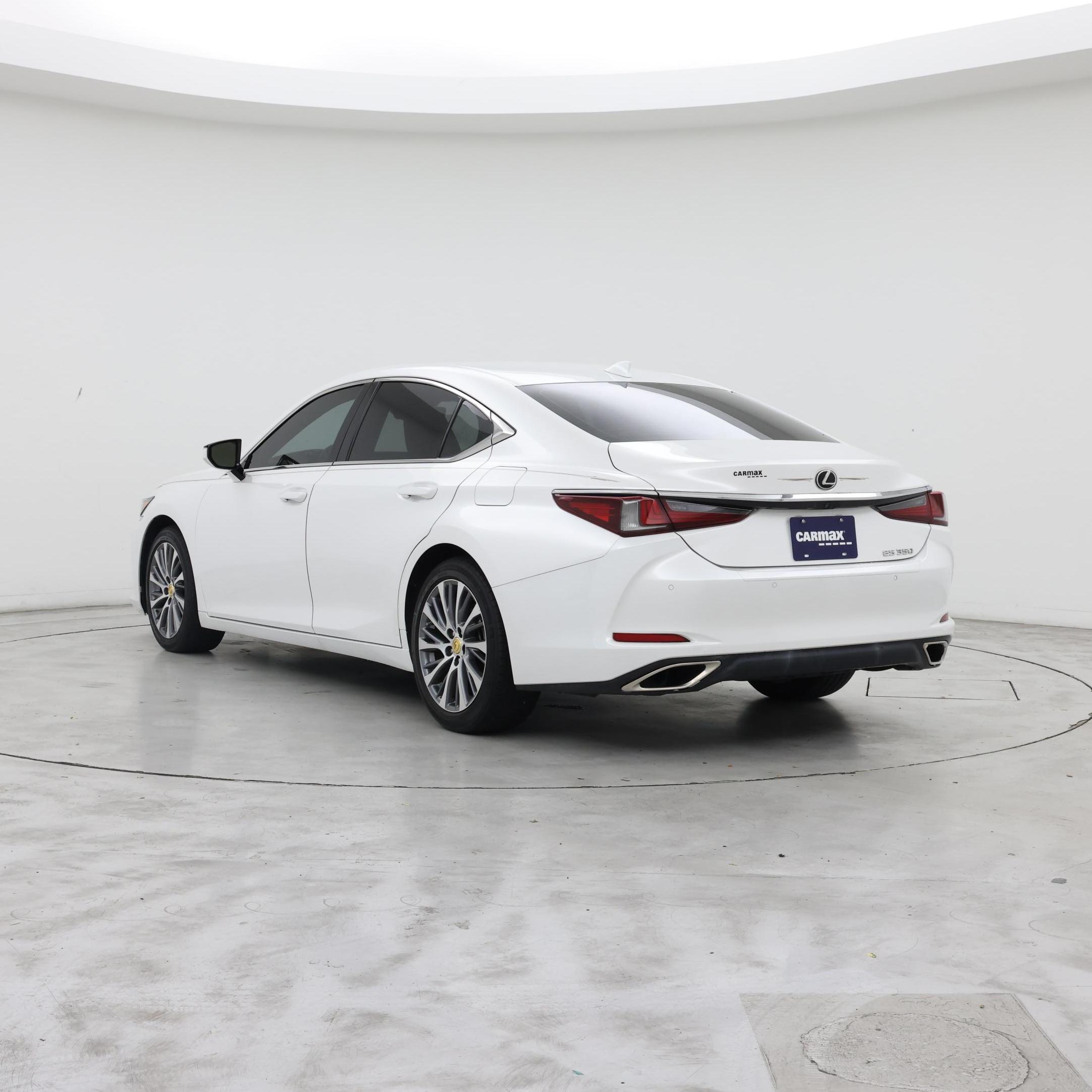 Thumbnail: 2019 Lexus ES - 2