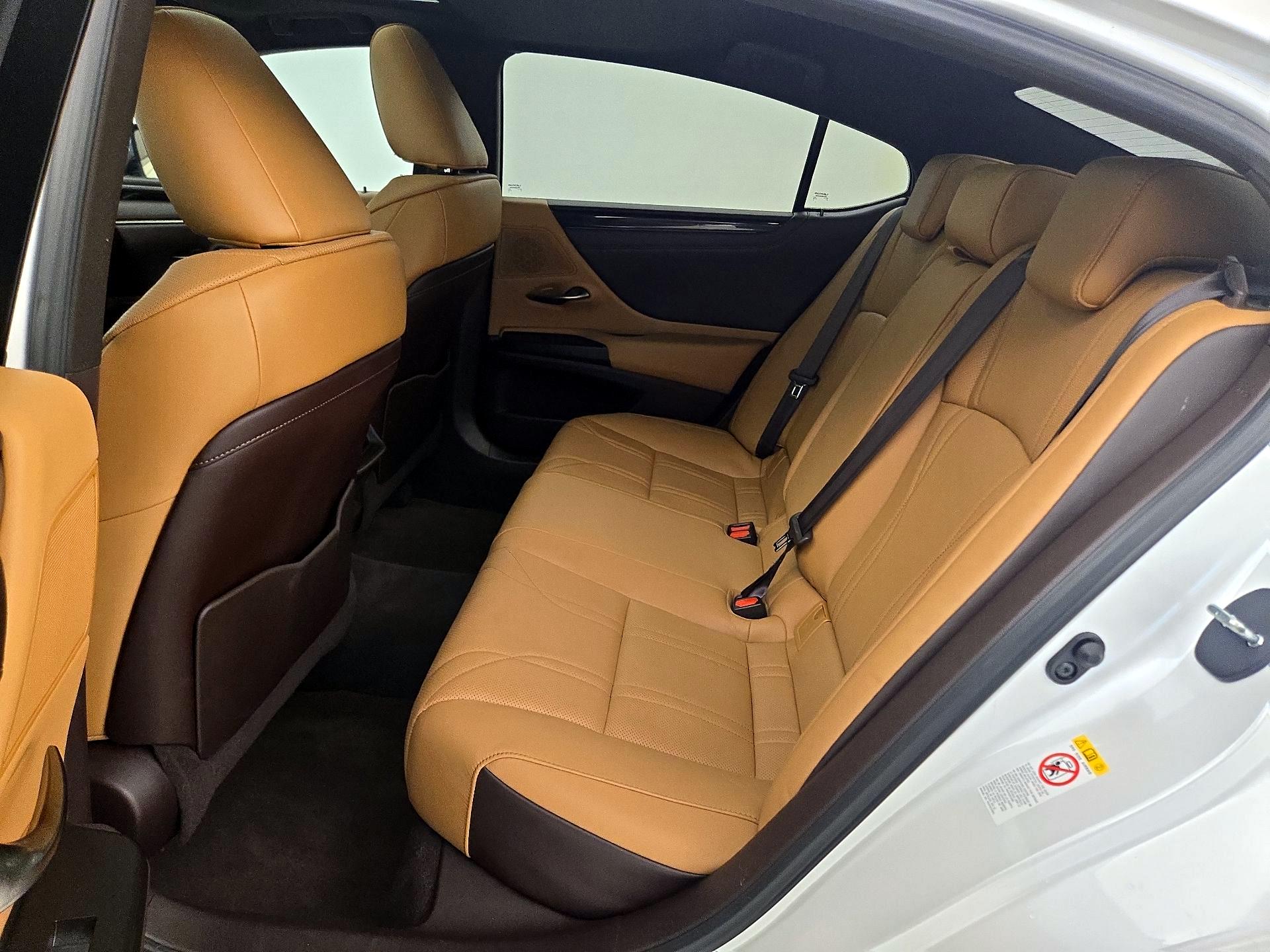 Thumbnail: 2019 Lexus ES - 20