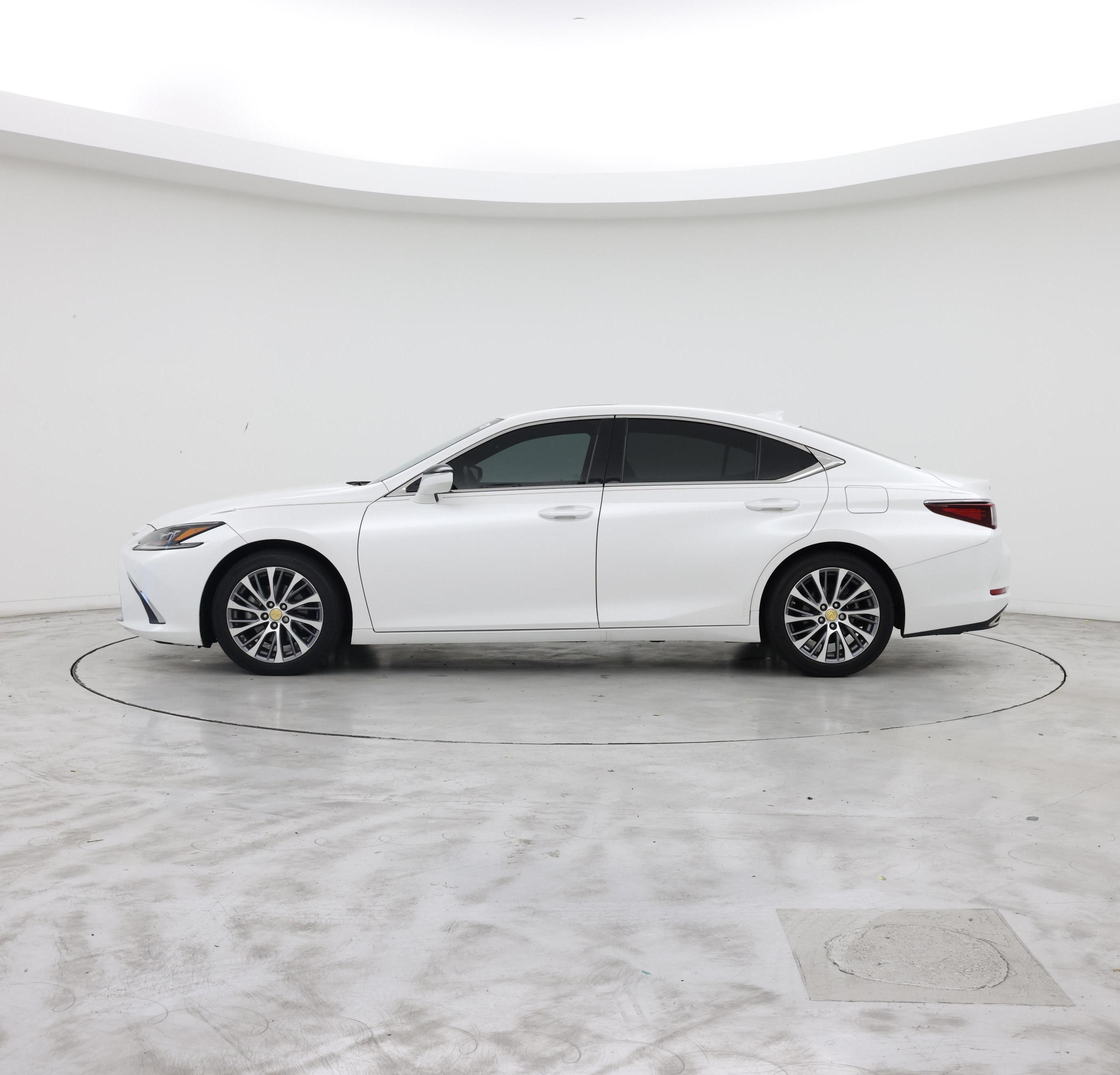 Thumbnail: 2019 Lexus ES - 3