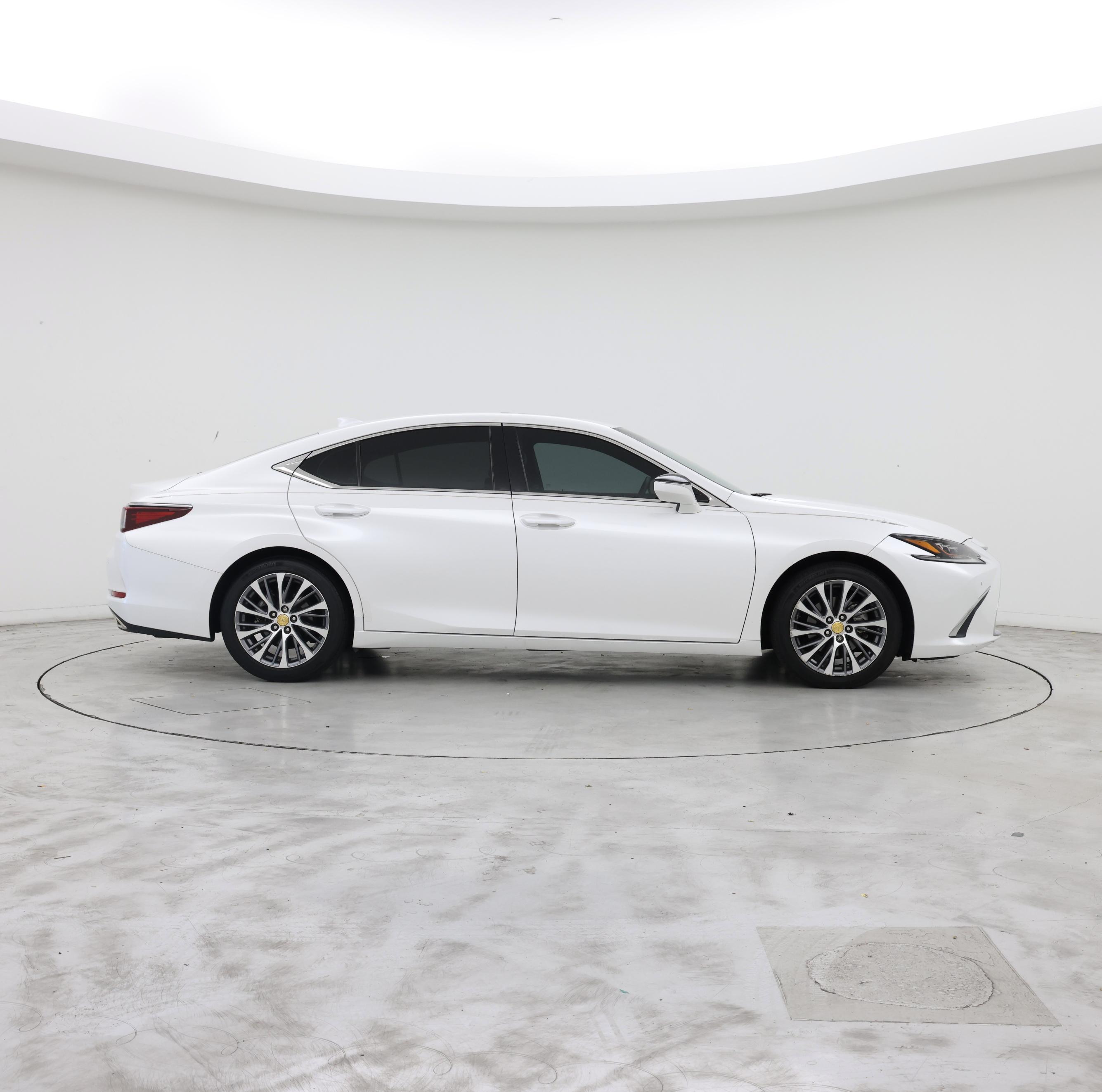 Thumbnail: 2019 Lexus ES - 7