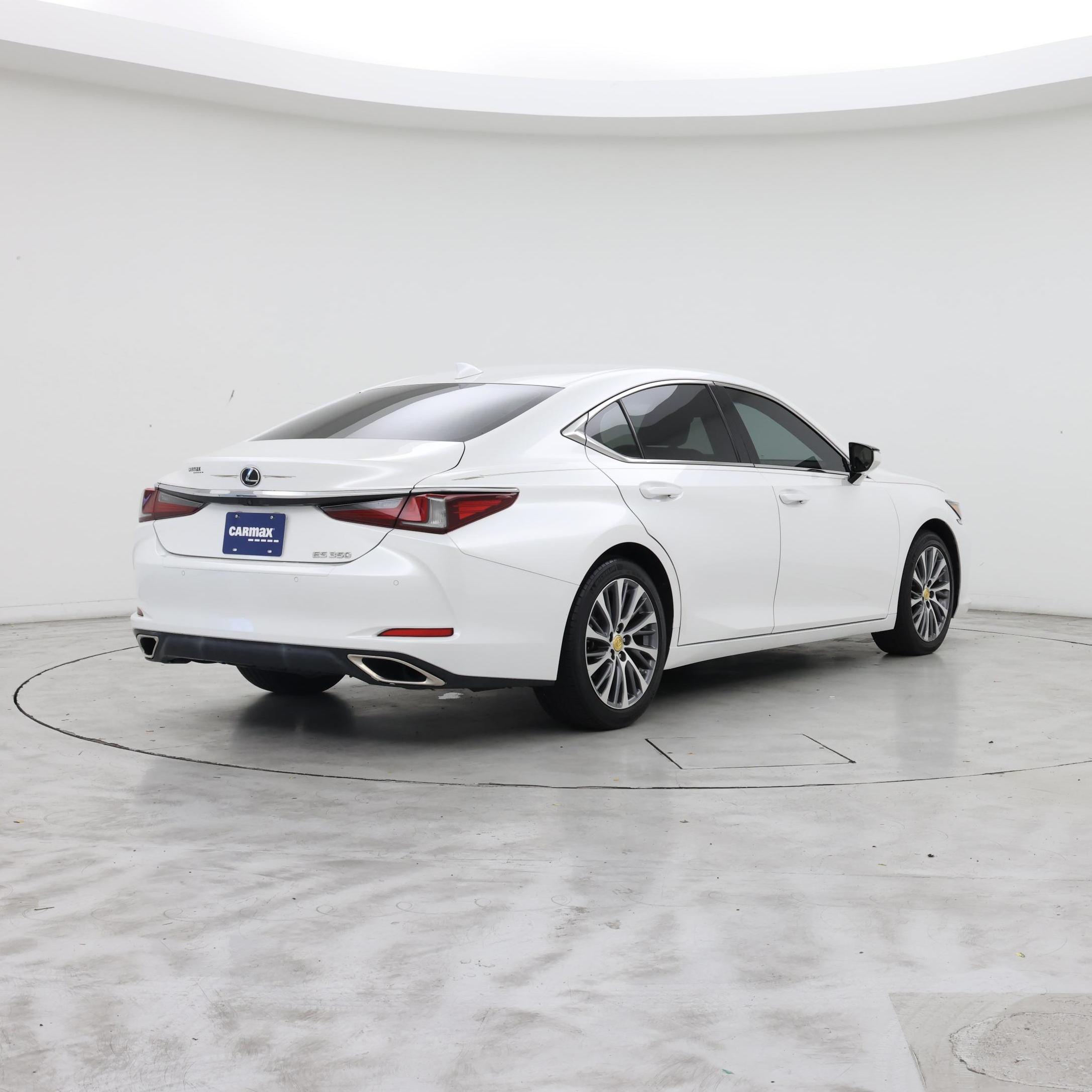 Thumbnail: 2019 Lexus ES - 8