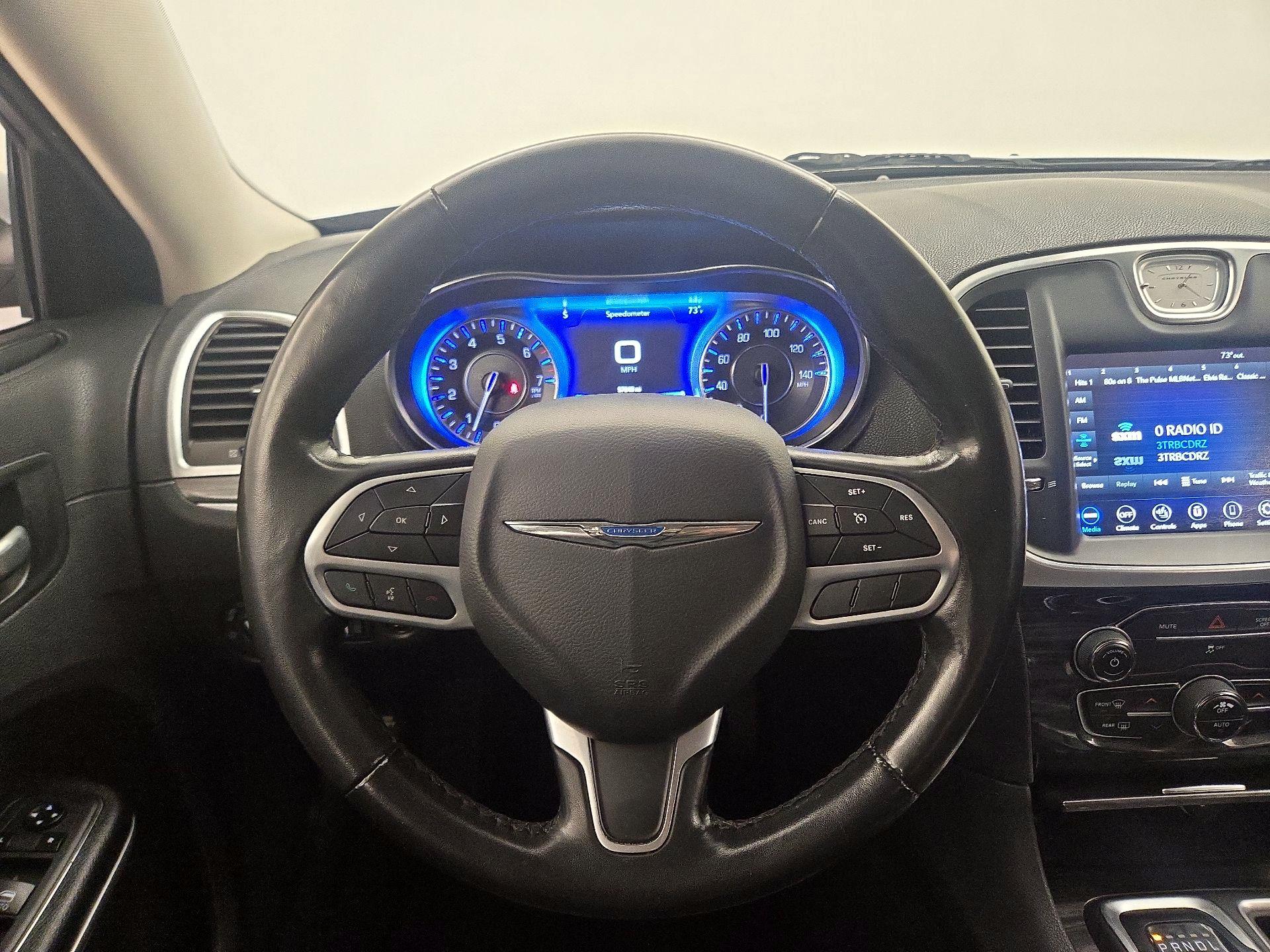 Thumbnail: 2019 Chrysler 300 - 10