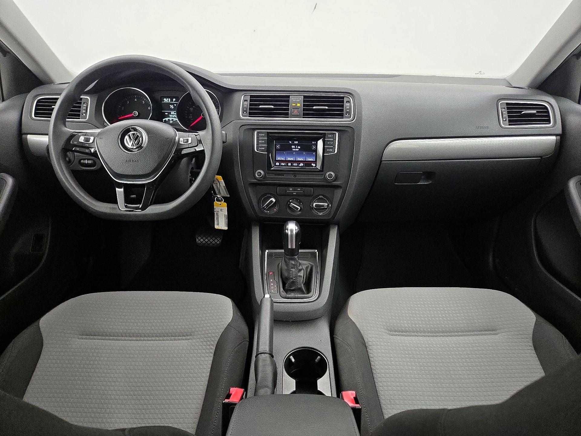 Thumbnail: 2018 Volkswagen Jetta - 9