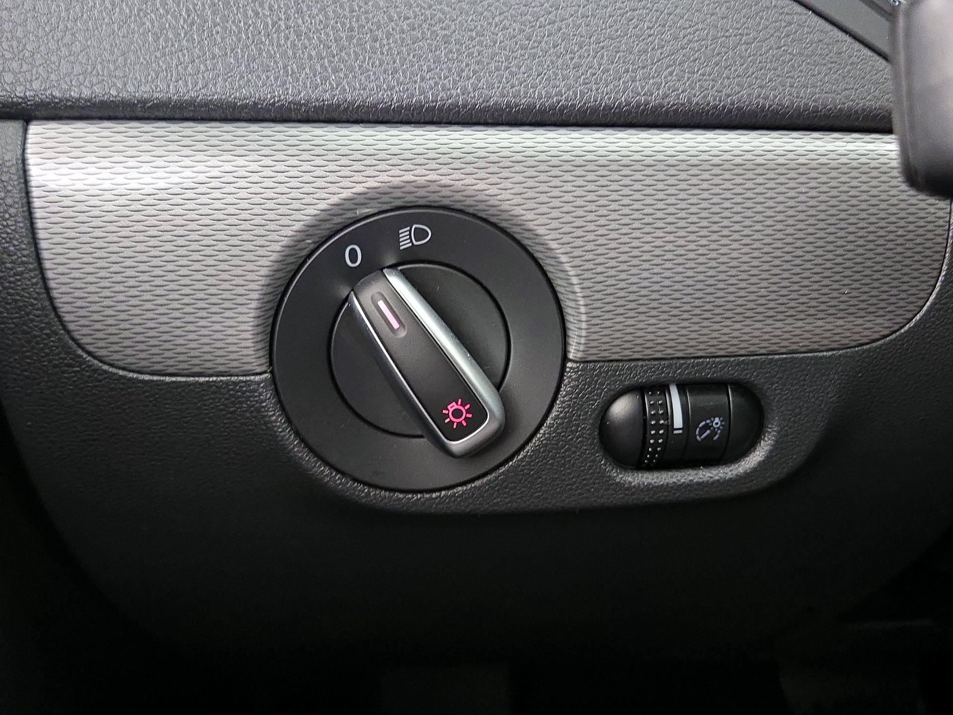 Thumbnail: 2018 Volkswagen Jetta - 13