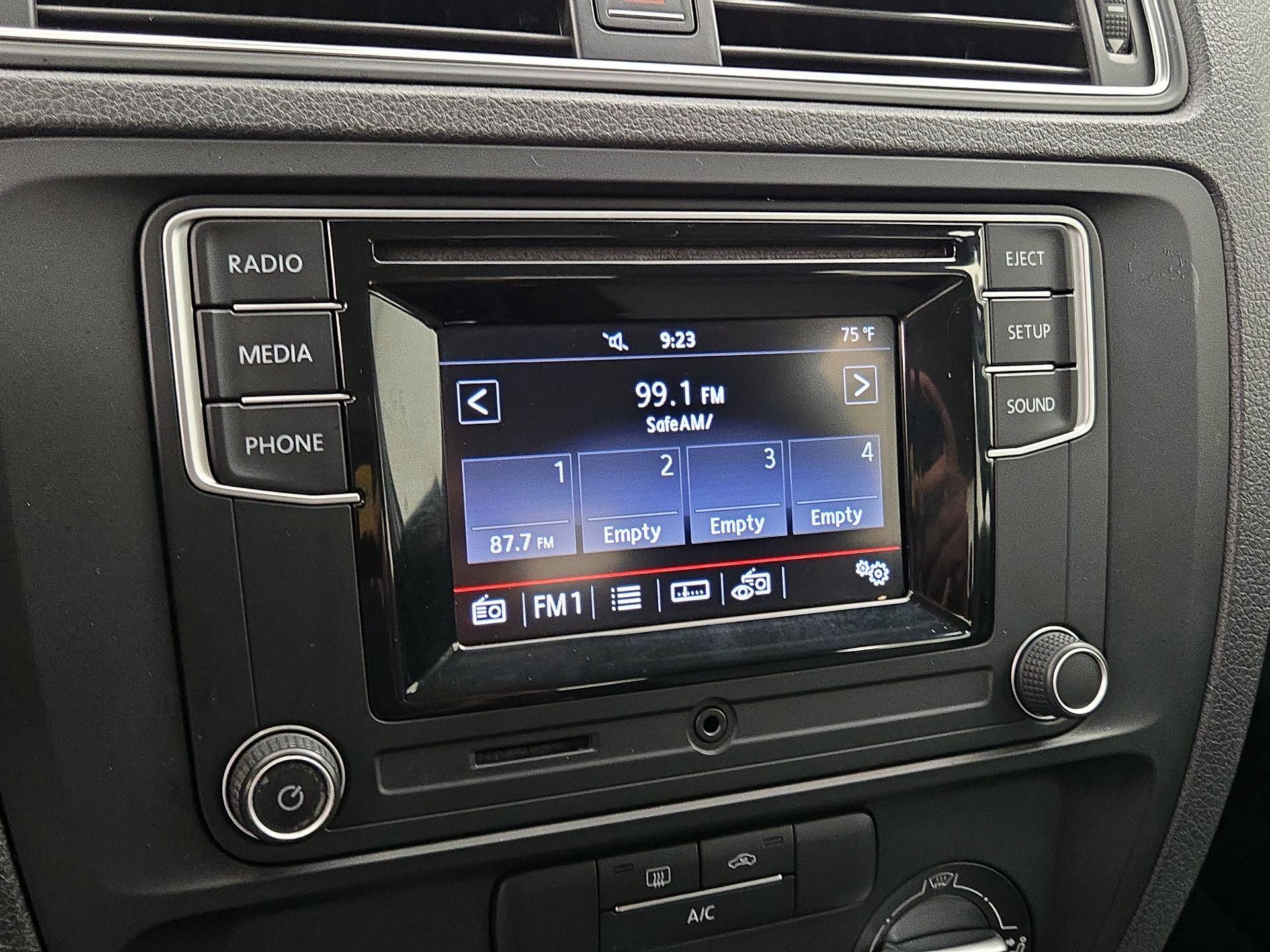 Thumbnail: 2018 Volkswagen Jetta - 15