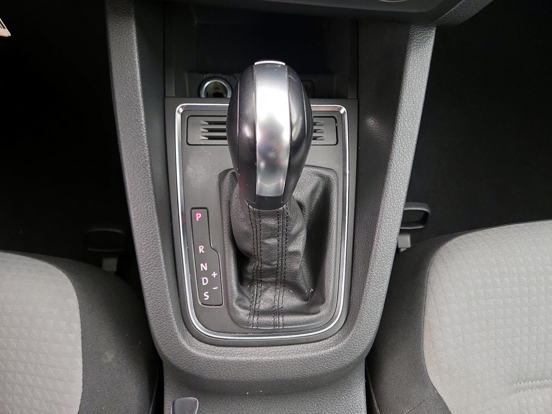 Thumbnail: 2018 Volkswagen Jetta - 17