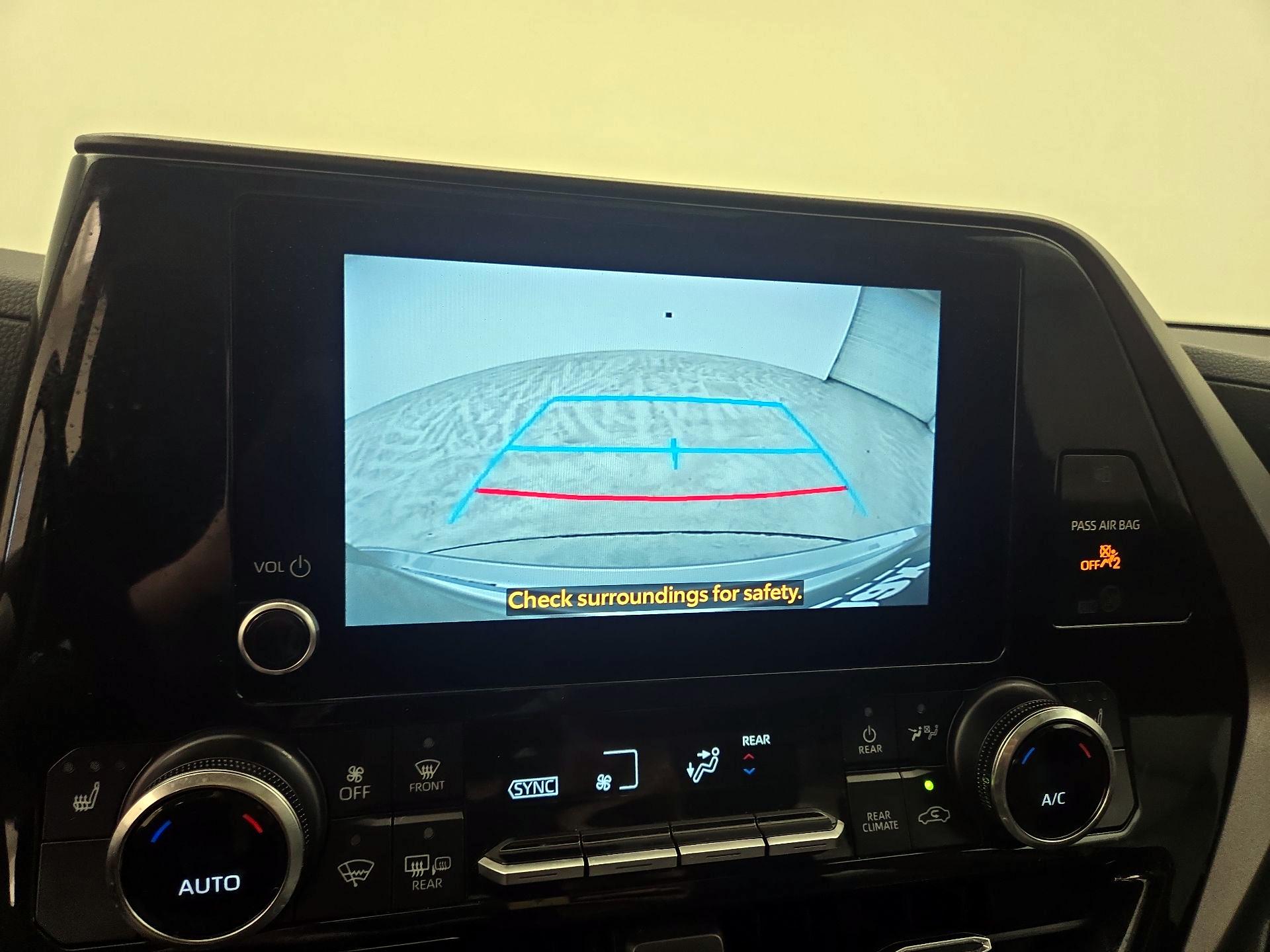 Thumbnail: 2024 Toyota Highlander - 14