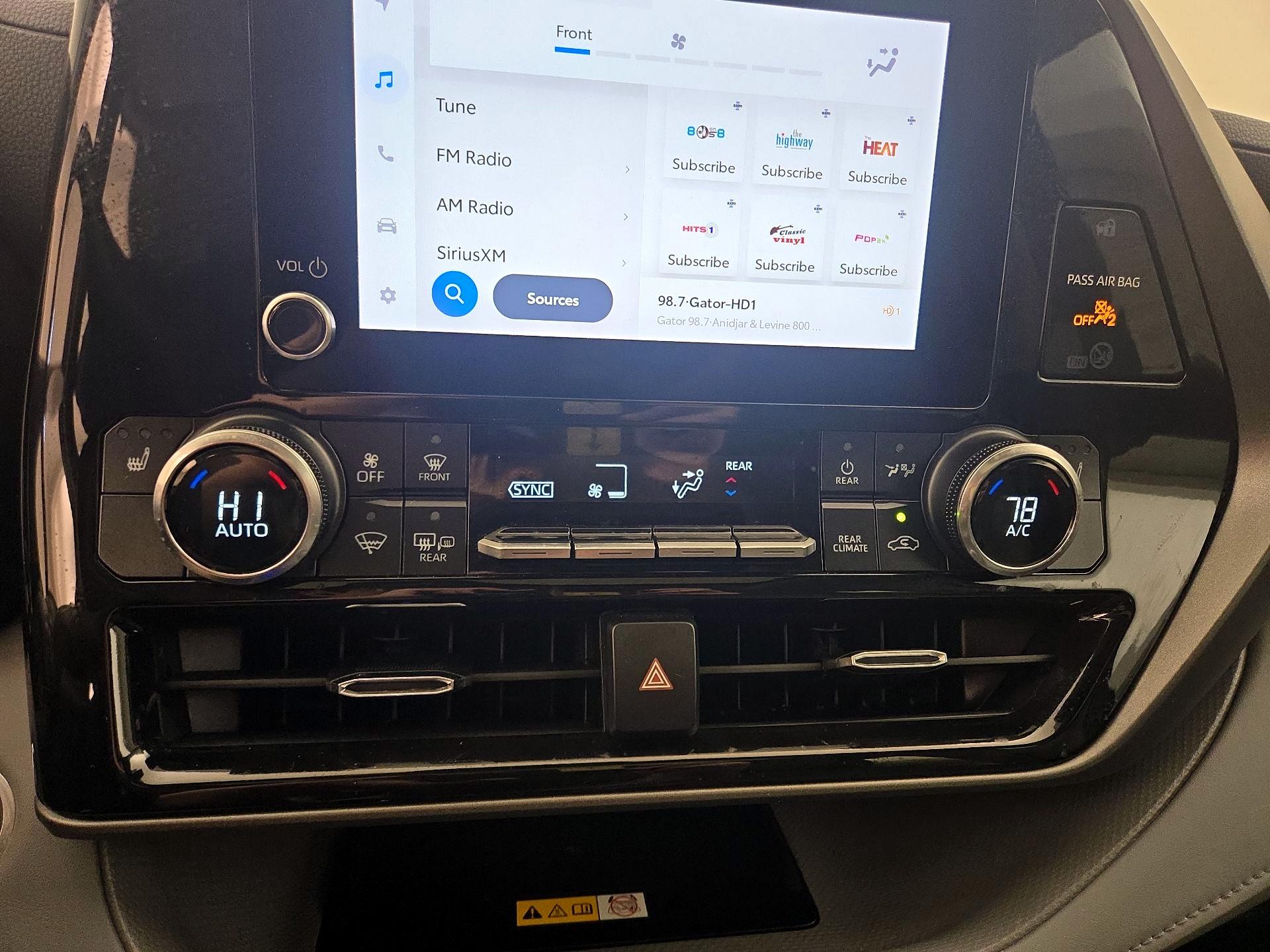 Thumbnail: 2024 Toyota Highlander - 16