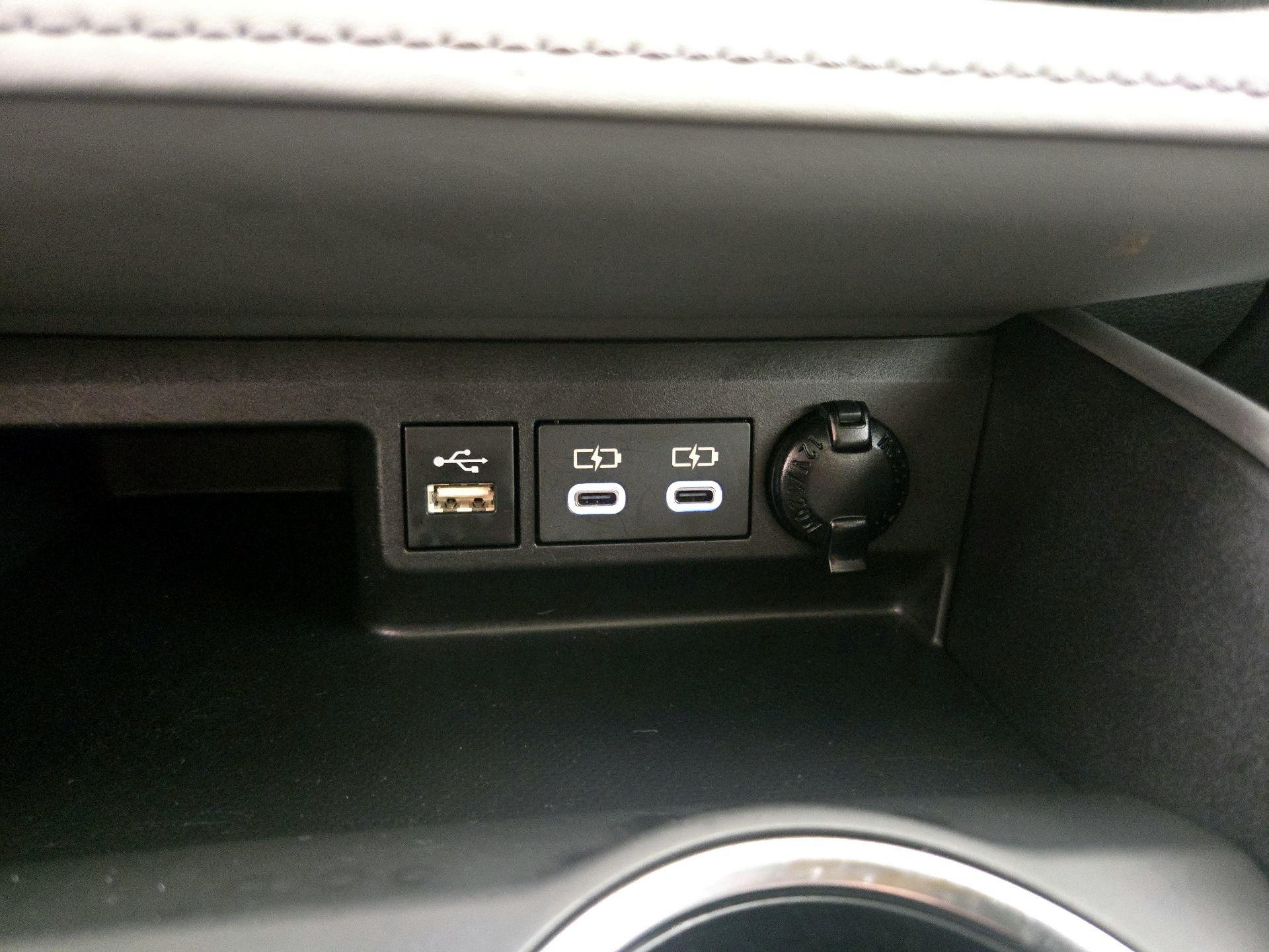 Thumbnail: 2024 Toyota Highlander - 18