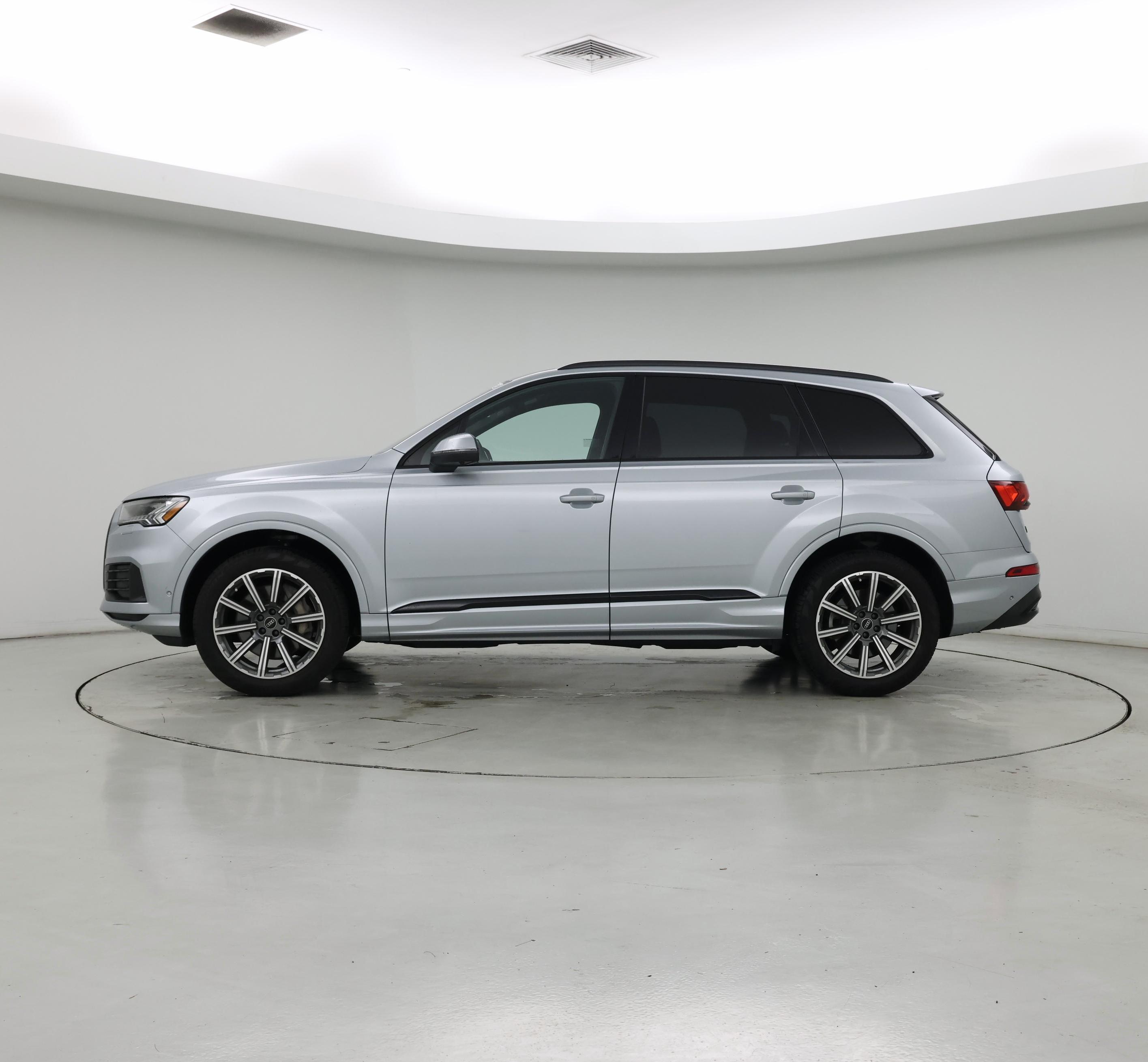 Thumbnail: 2023 Audi Q7 - 3