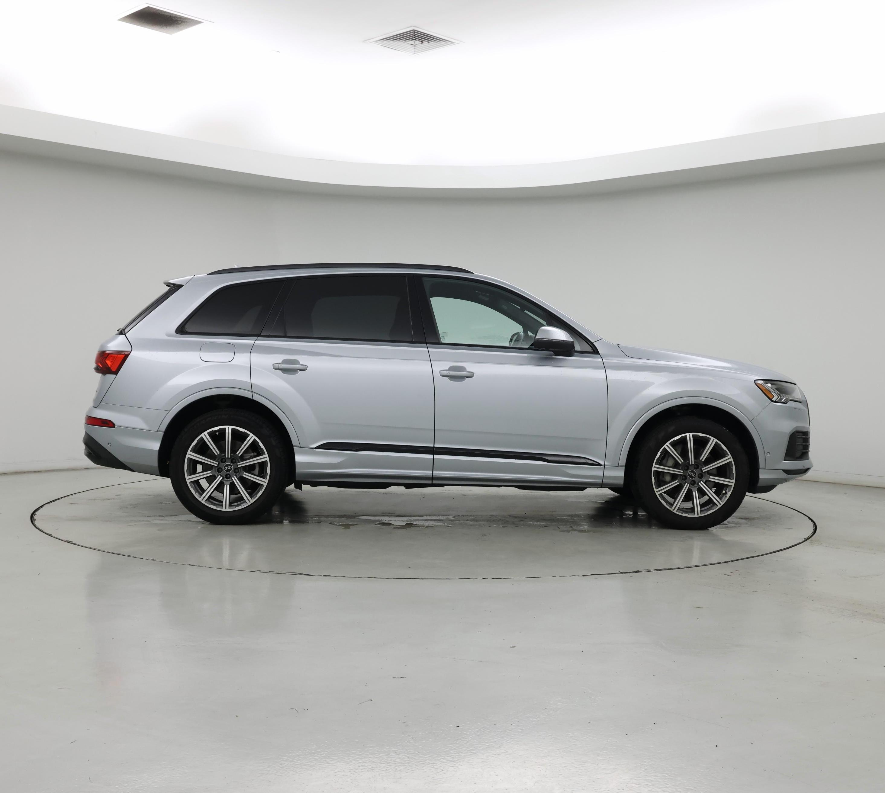 Thumbnail: 2023 Audi Q7 - 7