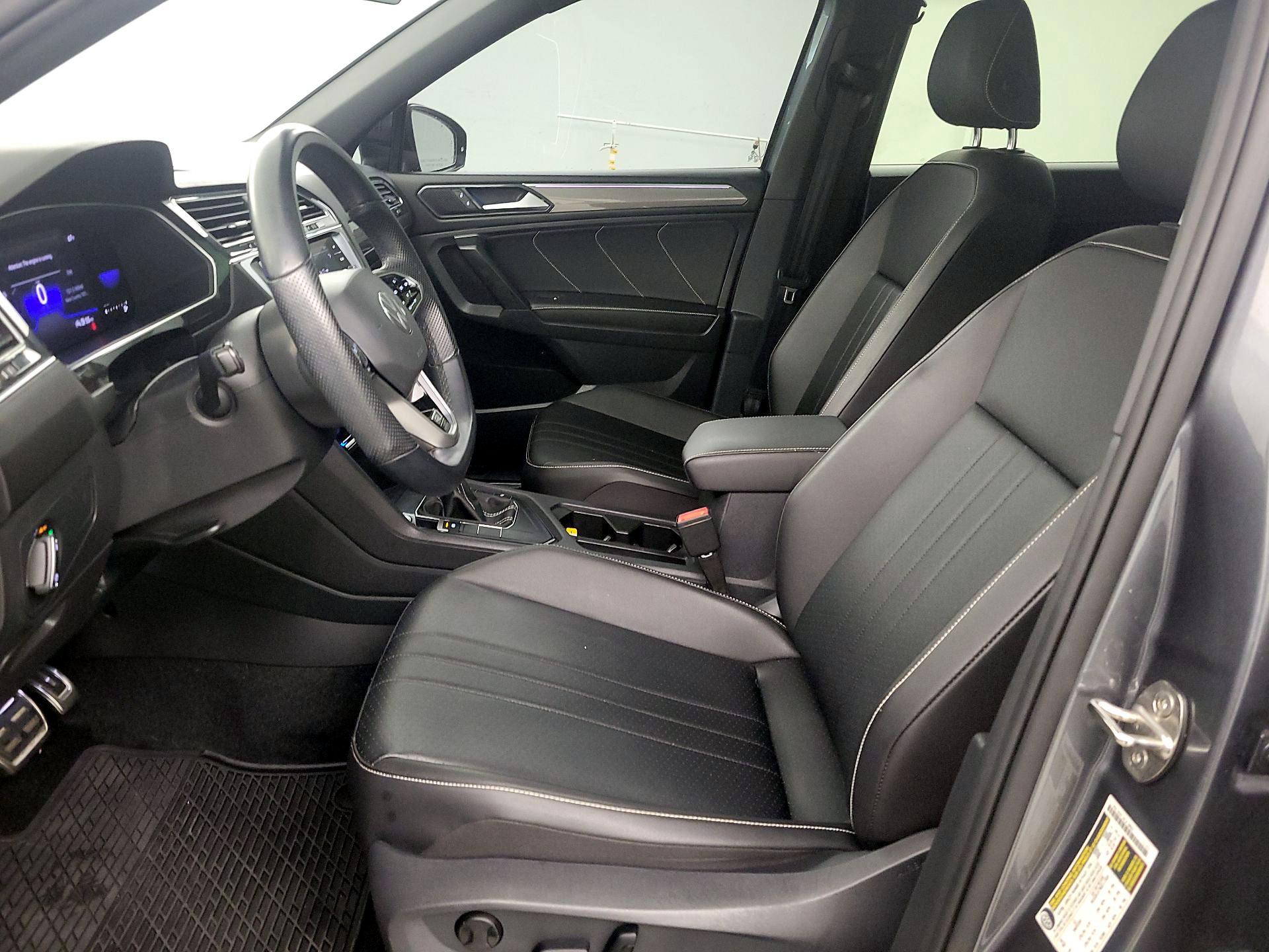 Thumbnail: 2022 Volkswagen Tiguan - 11