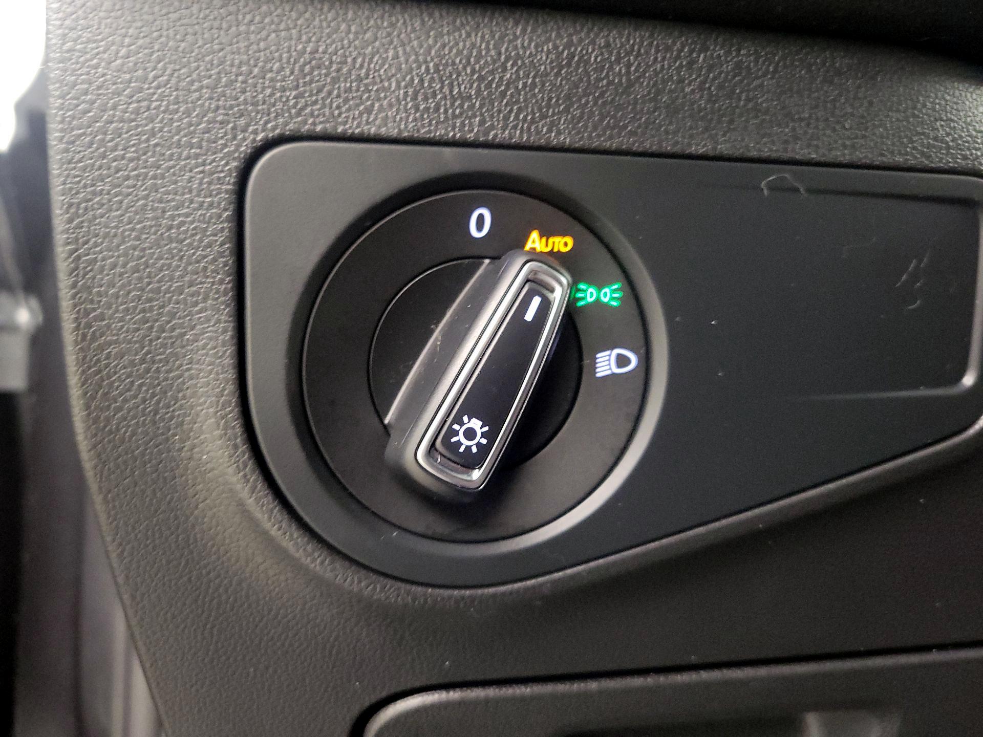 Thumbnail: 2022 Volkswagen Tiguan - 13