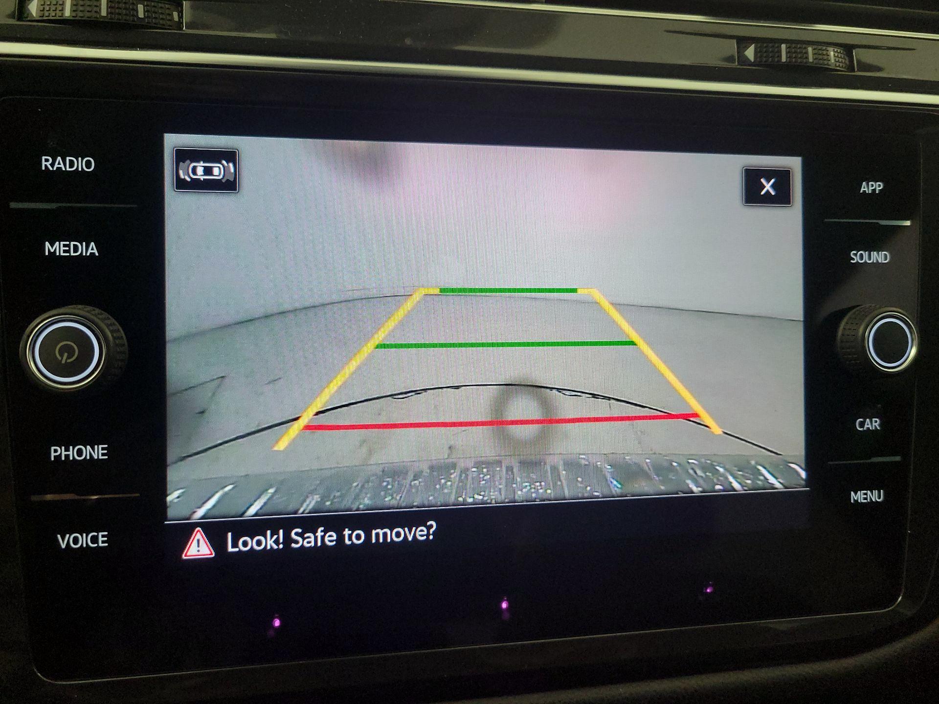 Thumbnail: 2022 Volkswagen Tiguan - 14