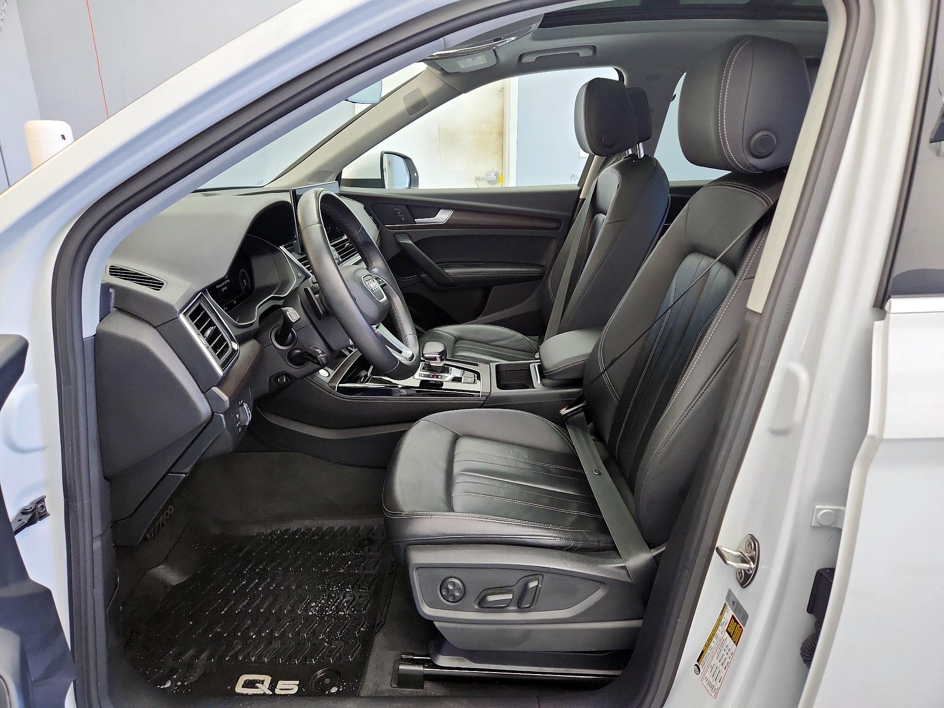 Thumbnail: 2022 Audi Q5 - 11