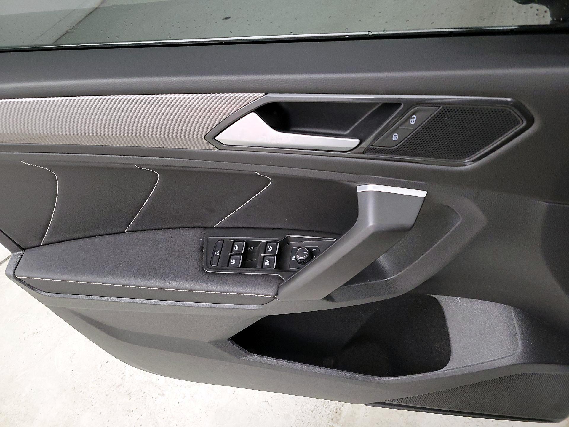 Thumbnail: 2022 Volkswagen Tiguan - 12