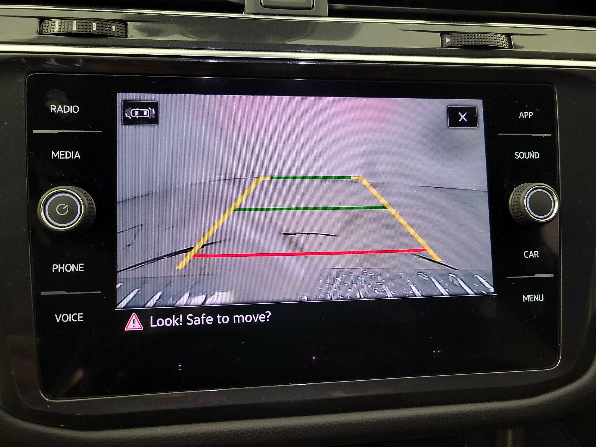 Thumbnail: 2022 Volkswagen Tiguan - 14