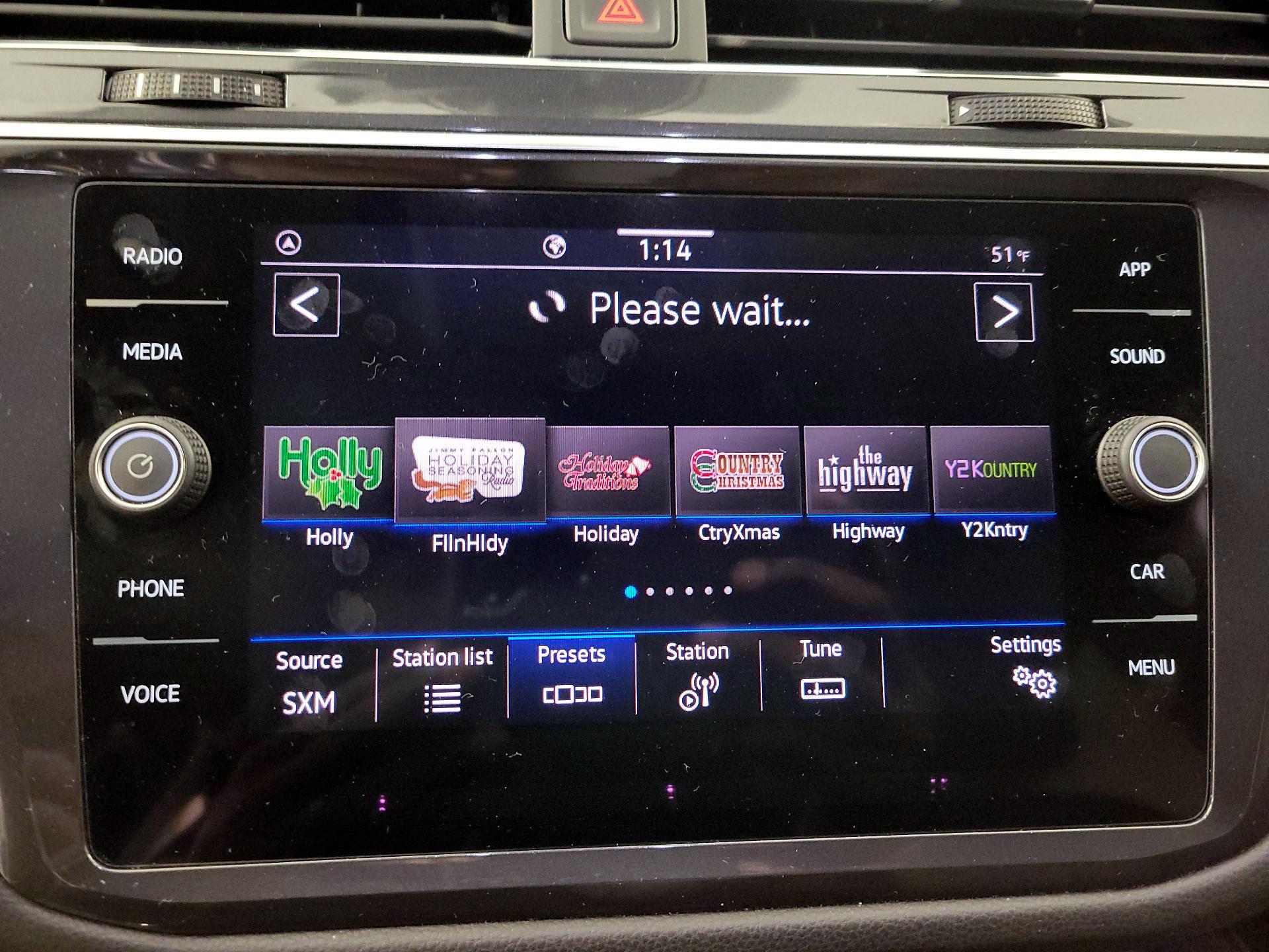 Thumbnail: 2022 Volkswagen Tiguan - 15