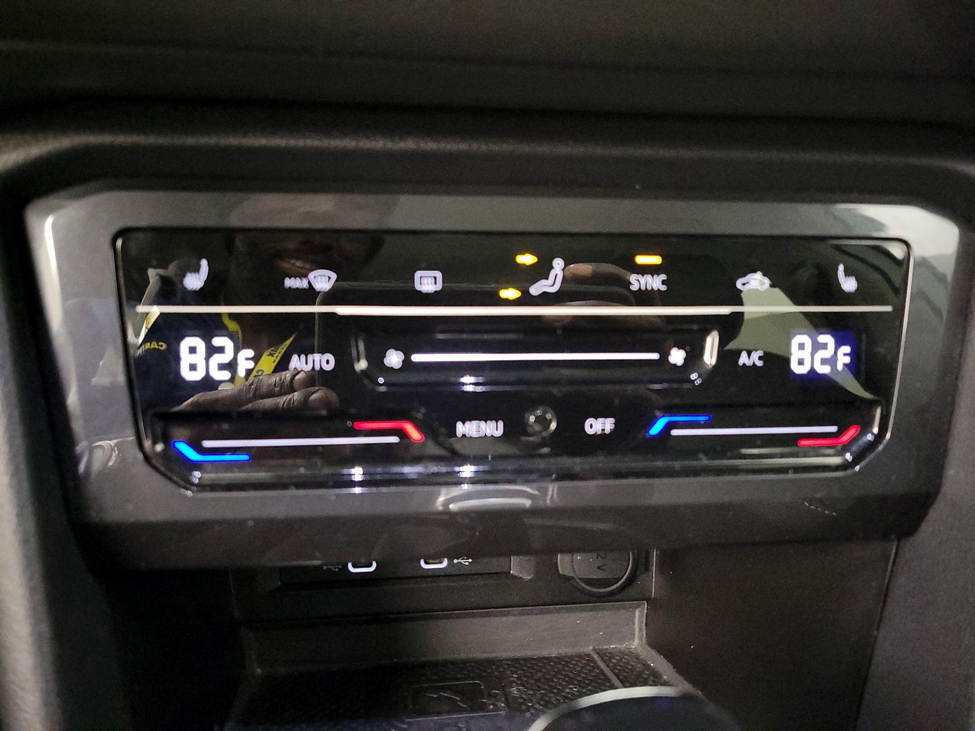 Thumbnail: 2022 Volkswagen Tiguan - 16