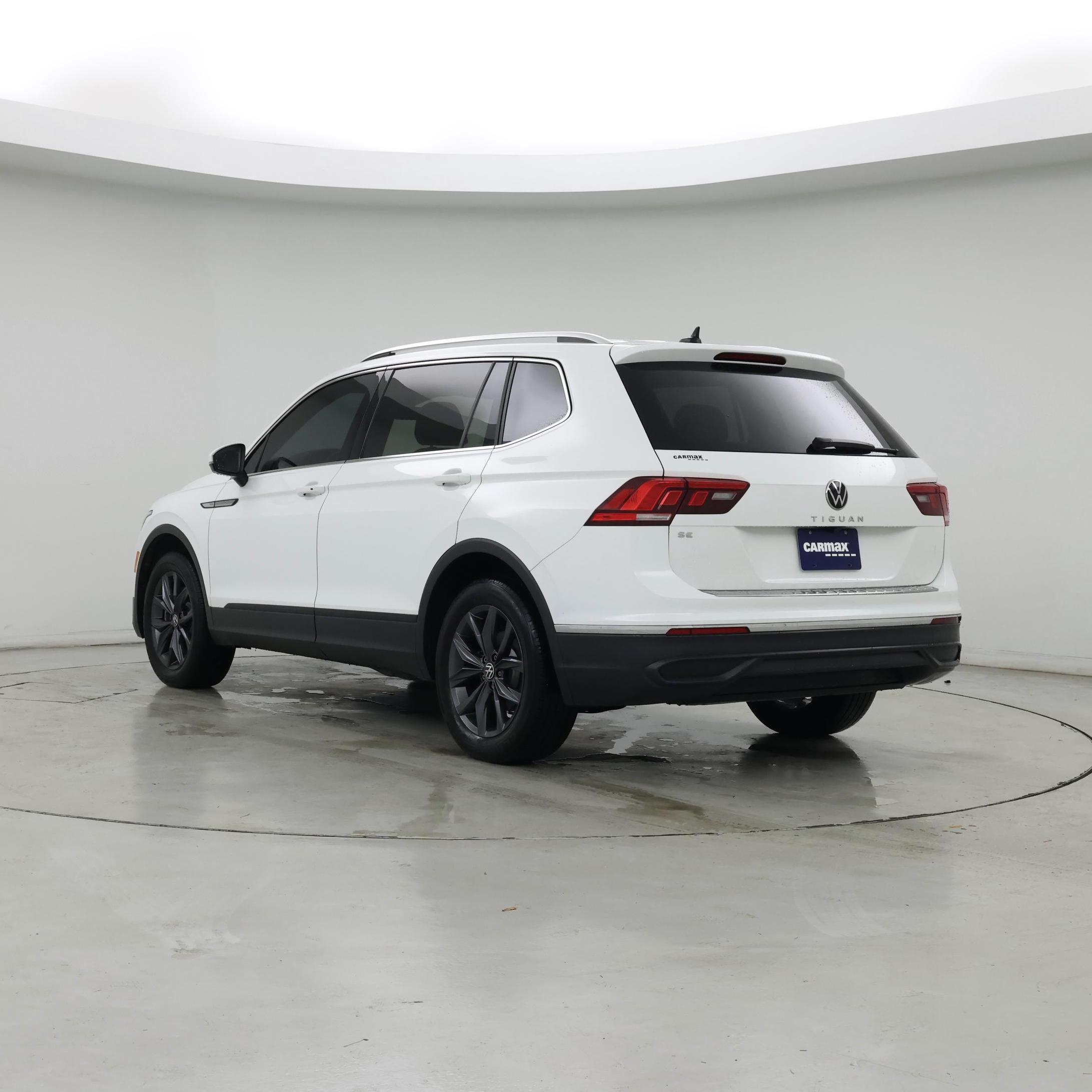 Thumbnail: 2022 Volkswagen Tiguan - 2